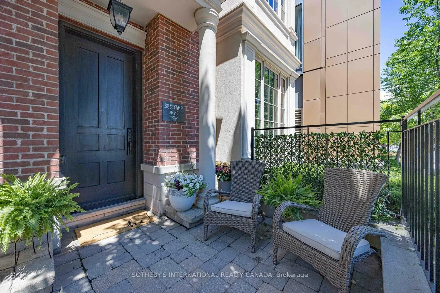 Photo 3 of Unit TH2, 288 St Clair Avenue W, Toronto, Forest Hill South — HOMEH