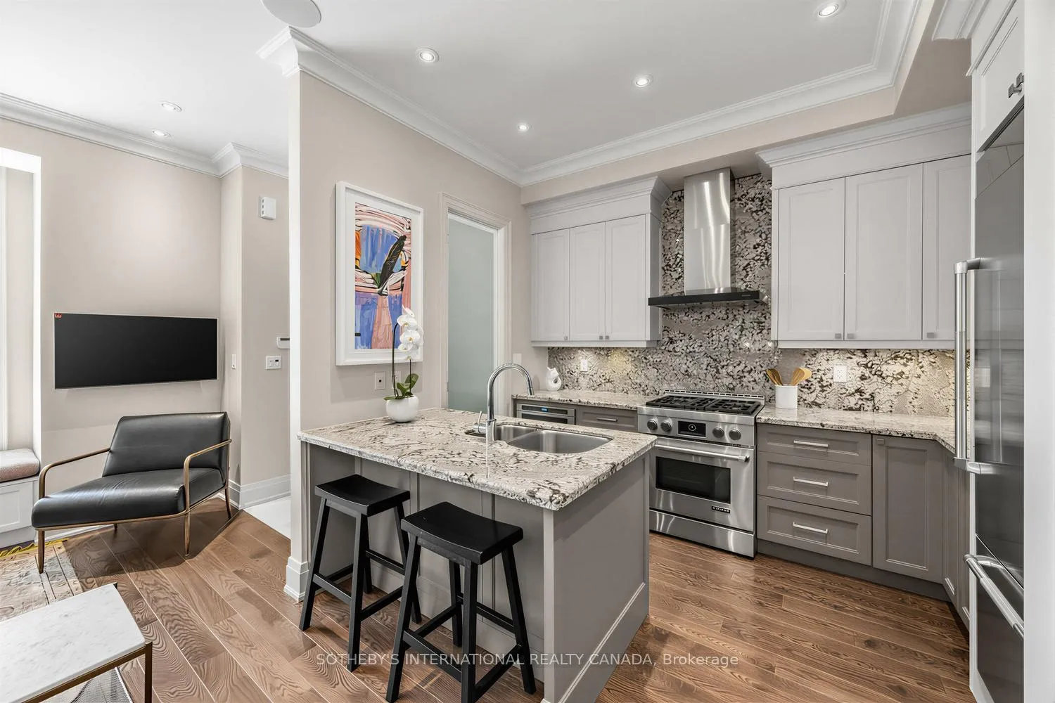 Photo 10 of Unit TH2, 288 St Clair Avenue W, Toronto, Forest Hill South — HOMEH