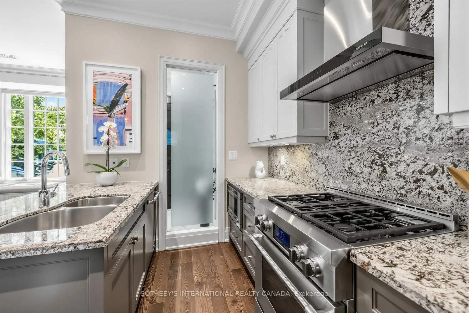 Photo 11 of Unit TH2, 288 St Clair Avenue W, Toronto, Forest Hill South — HOMEH