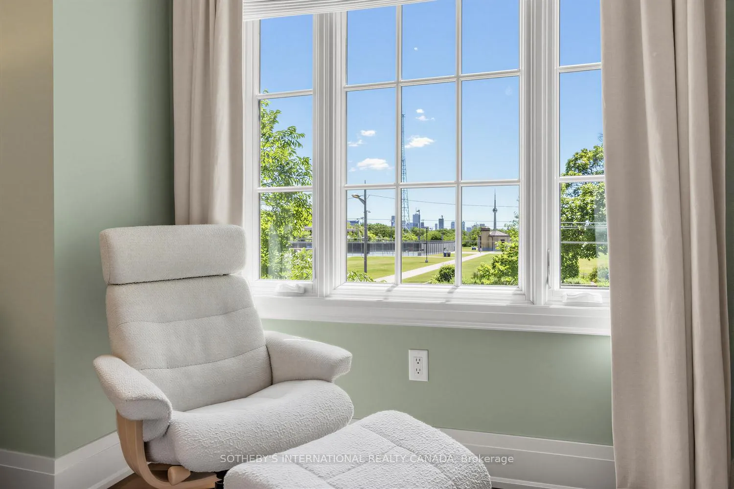 Photo 20 of Unit TH2, 288 St Clair Avenue W, Toronto, Forest Hill South — HOMEH