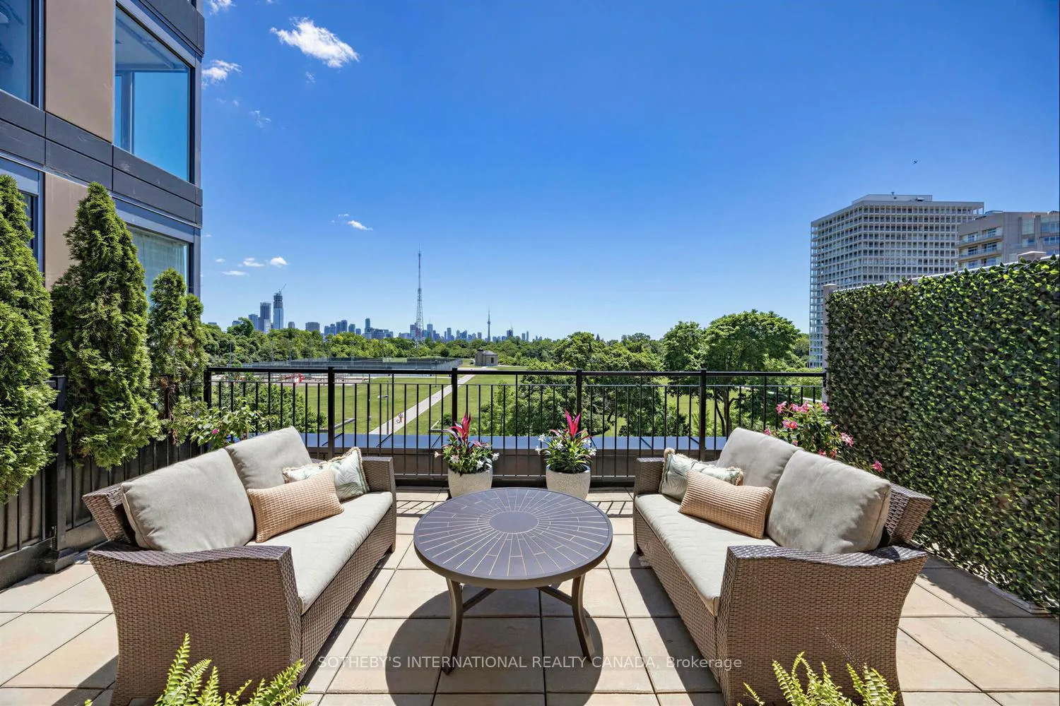 Photo 33 of Unit TH2, 288 St Clair Avenue W, Toronto, Forest Hill South — HOMEH