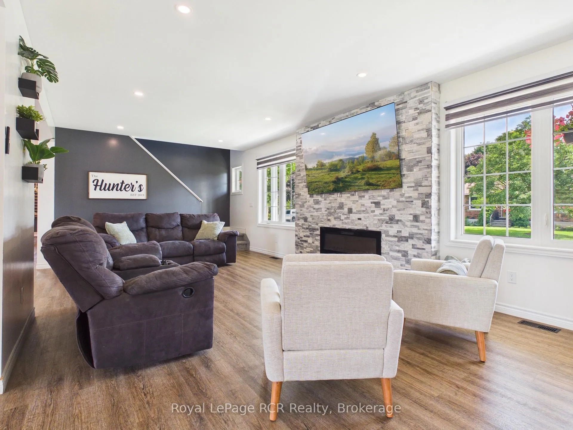 Photo 14 of 482 Wolsley Street, Huron-Kinloss, Lucknow — HOMEH