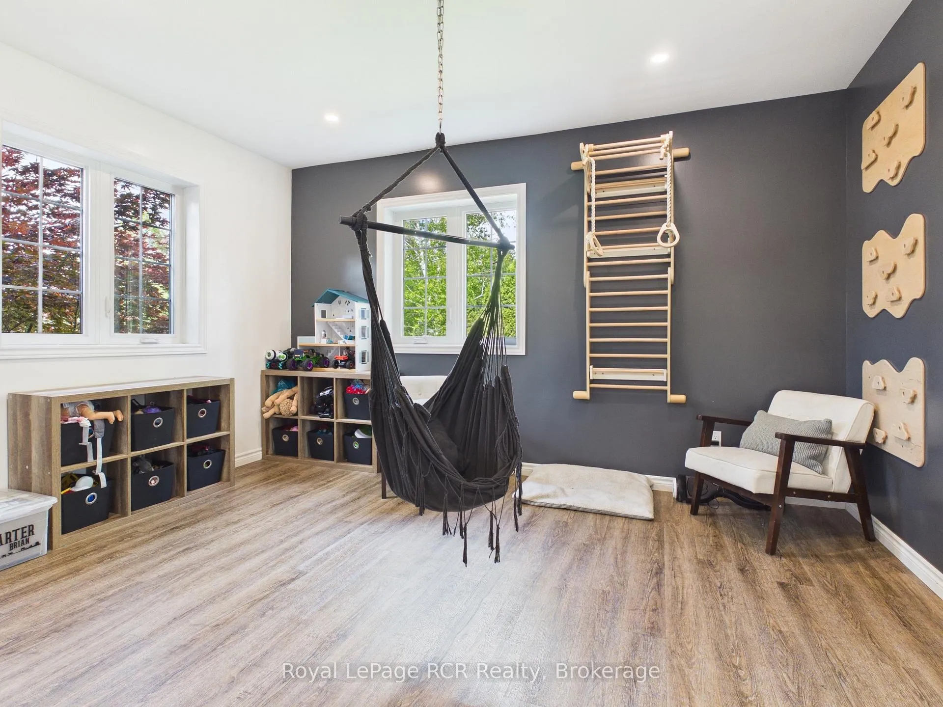 Photo 25 of 482 Wolsley Street, Huron-Kinloss, Lucknow — HOMEH
