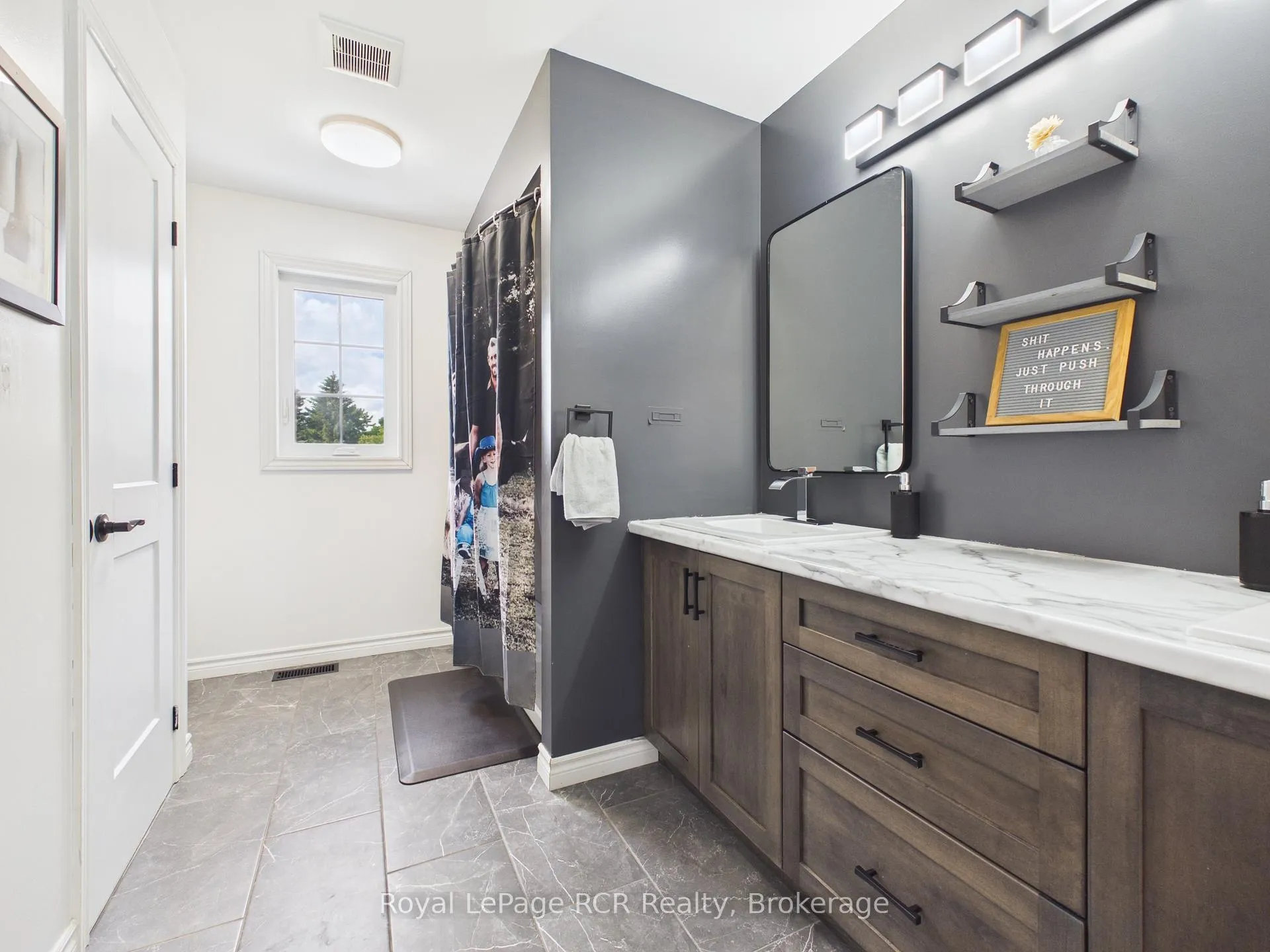 Photo 38 of 482 Wolsley Street, Huron-Kinloss, Lucknow — HOMEH