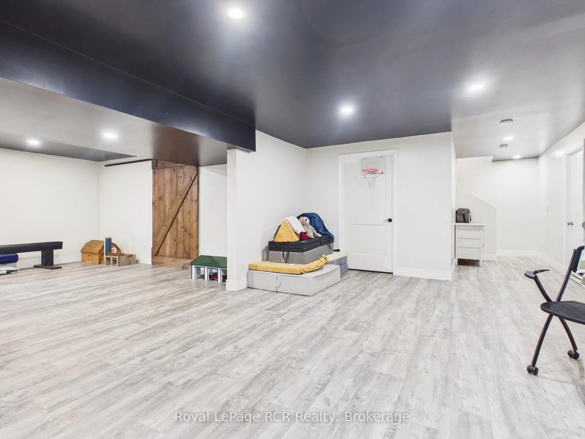Photo 42 of 482 Wolsley Street, Huron-Kinloss, Lucknow — HOMEH