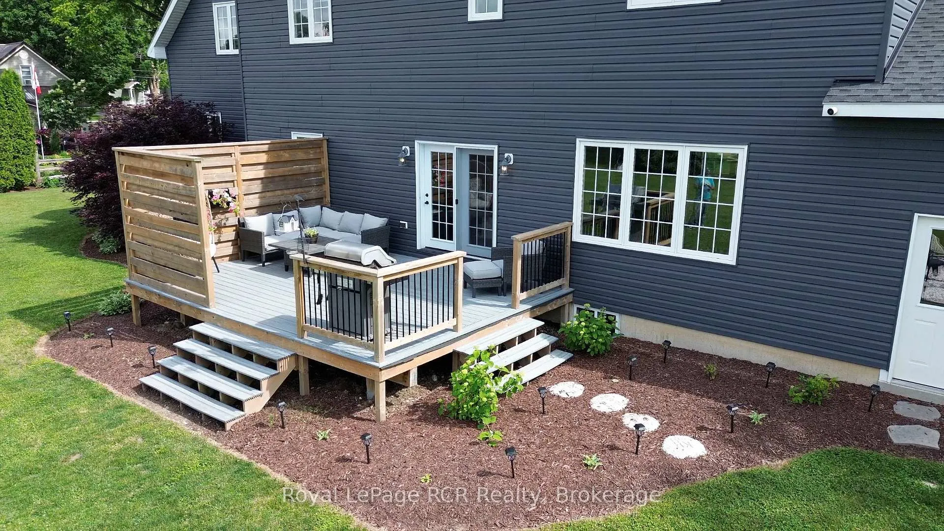 Photo 47 of 482 Wolsley Street, Huron-Kinloss, Lucknow — HOMEH