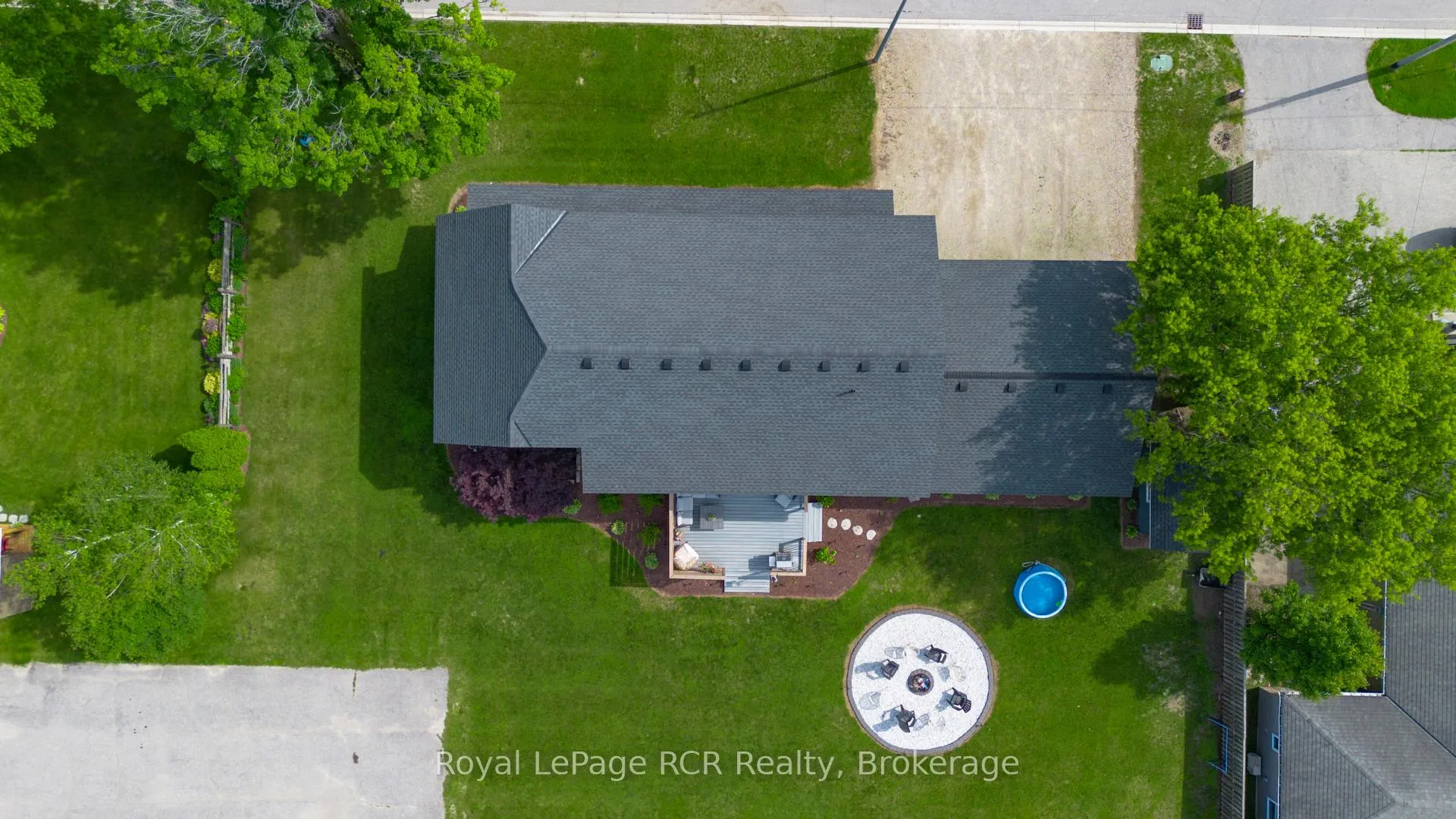 Photo 49 of 482 Wolsley Street, Huron-Kinloss, Lucknow — HOMEH