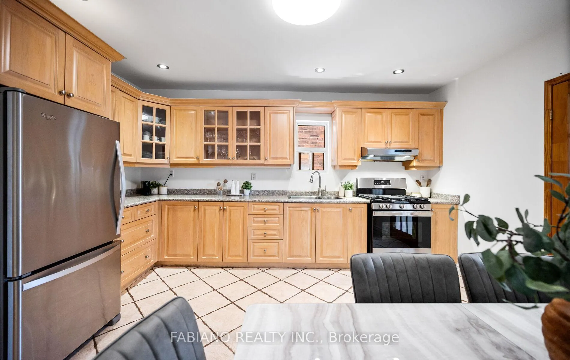 Photo 10 of 332 Osler Street, Toronto, Weston-Pellam Park — HOMEH