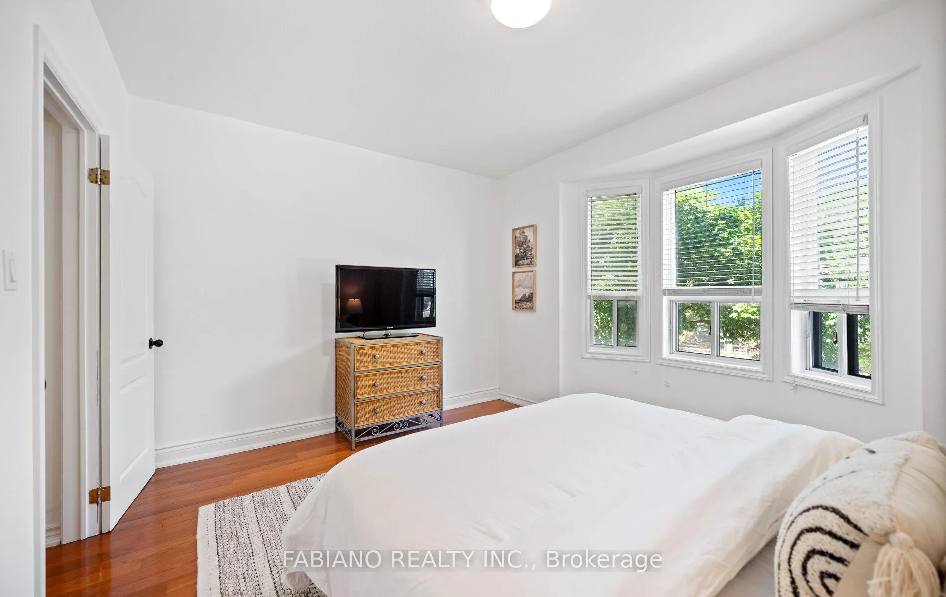 Photo 21 of 332 Osler Street, Toronto, Weston-Pellam Park — HOMEH