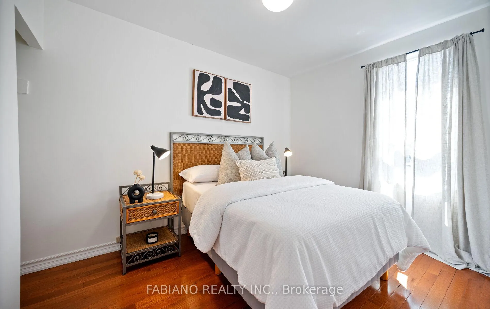 Photo 24 of 332 Osler Street, Toronto, Weston-Pellam Park — HOMEH