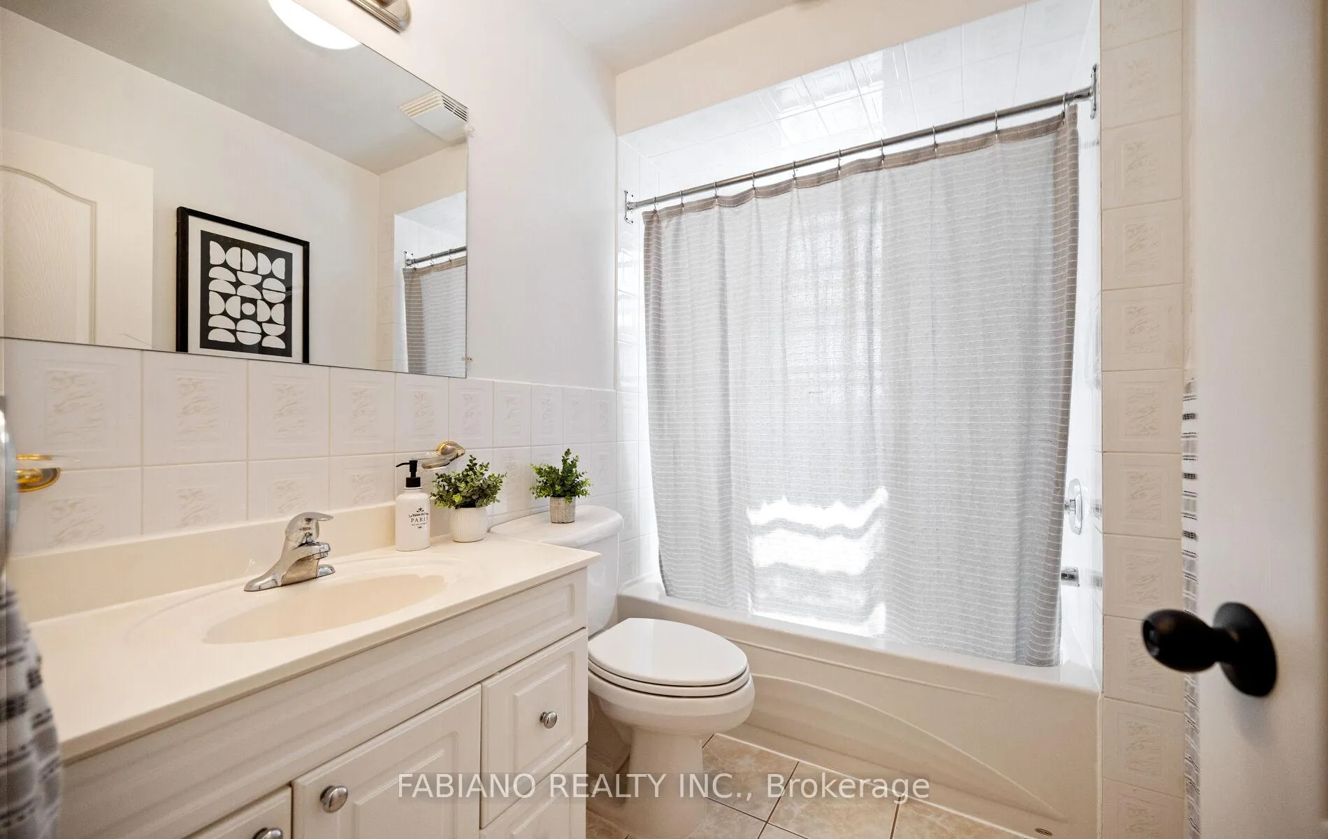 Photo 26 of 332 Osler Street, Toronto, Weston-Pellam Park — HOMEH