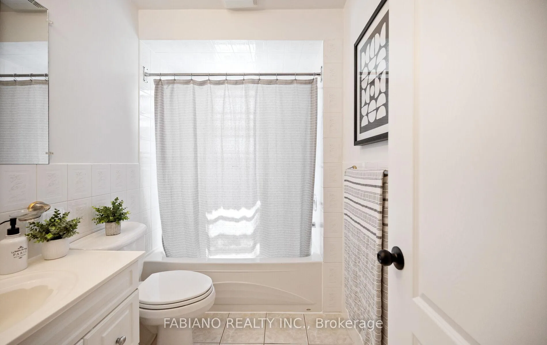 Photo 27 of 332 Osler Street, Toronto, Weston-Pellam Park — HOMEH