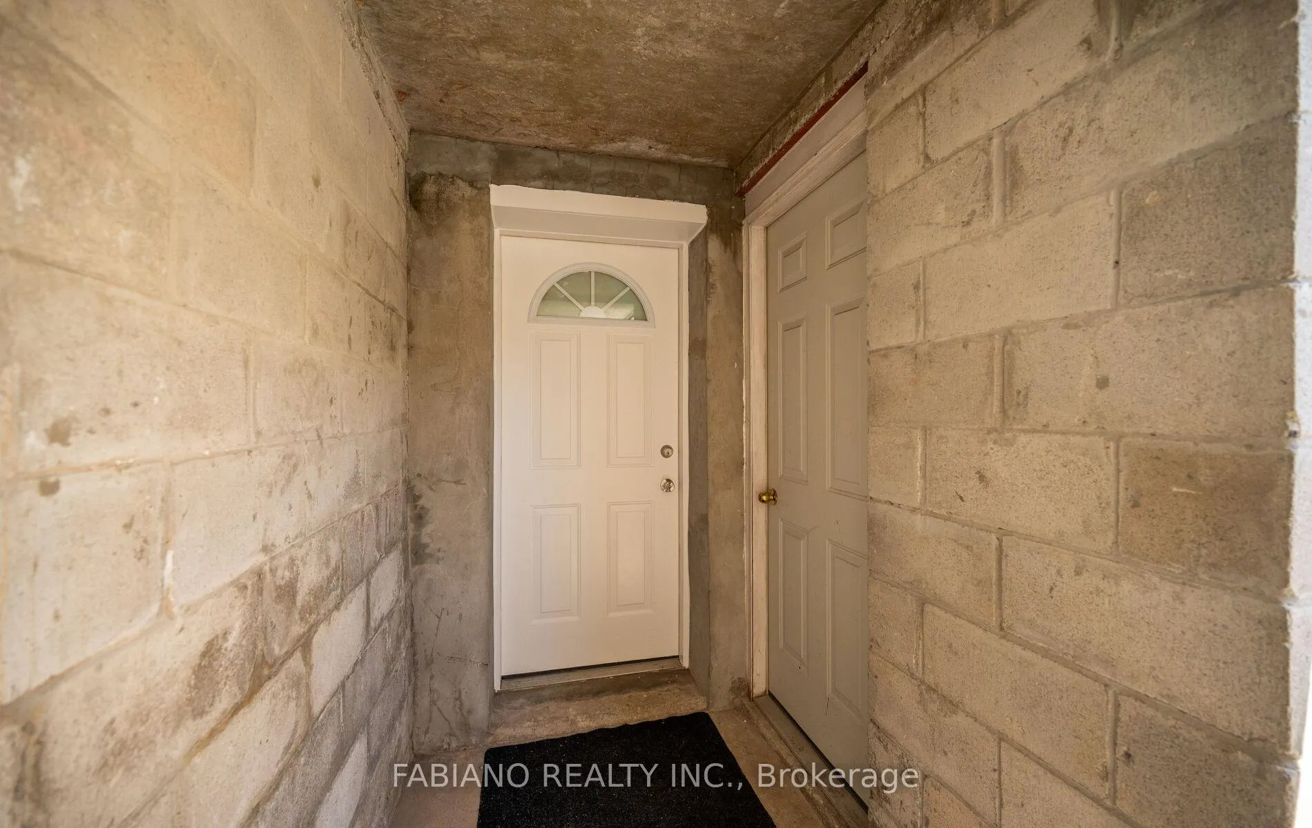 Photo 34 of 332 Osler Street, Toronto, Weston-Pellam Park — HOMEH