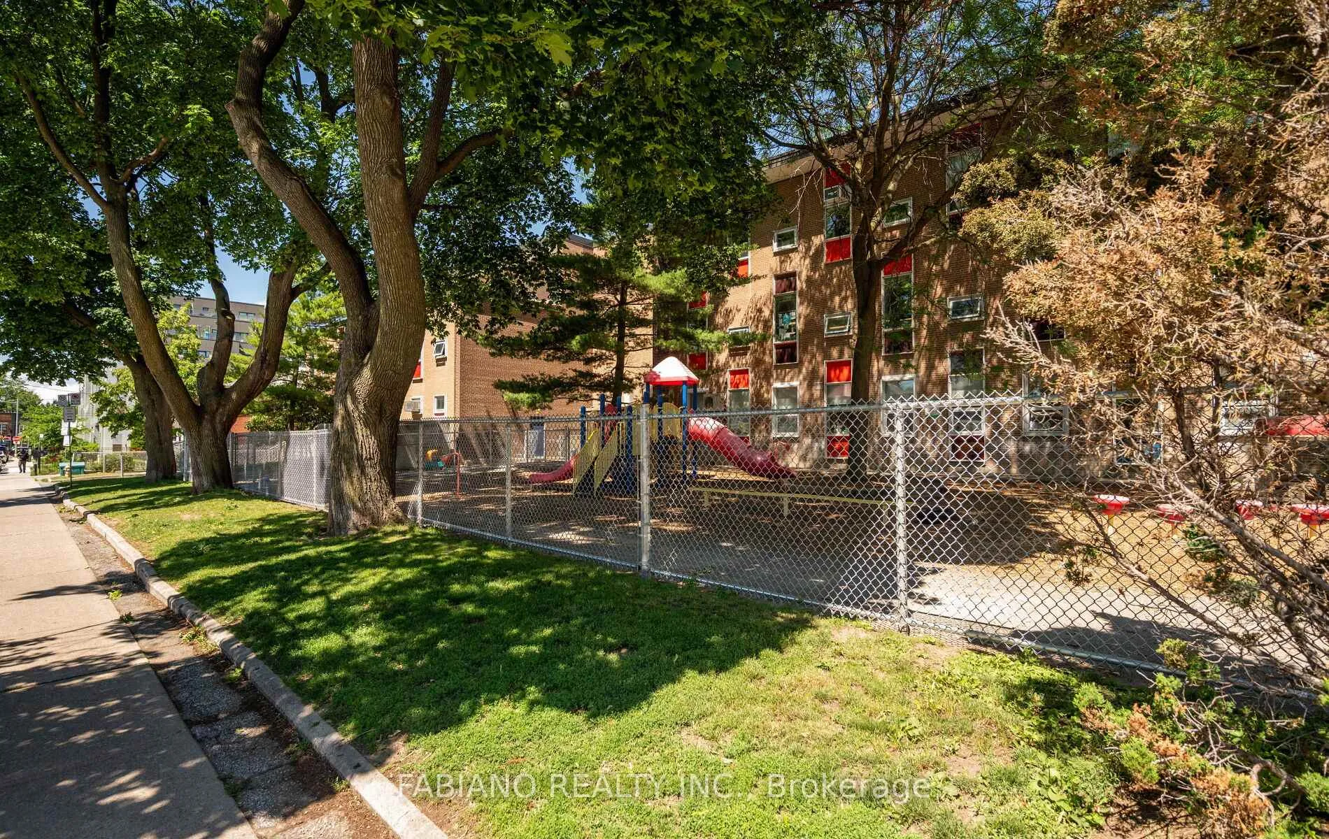 Photo 43 of 332 Osler Street, Toronto, Weston-Pellam Park — HOMEH