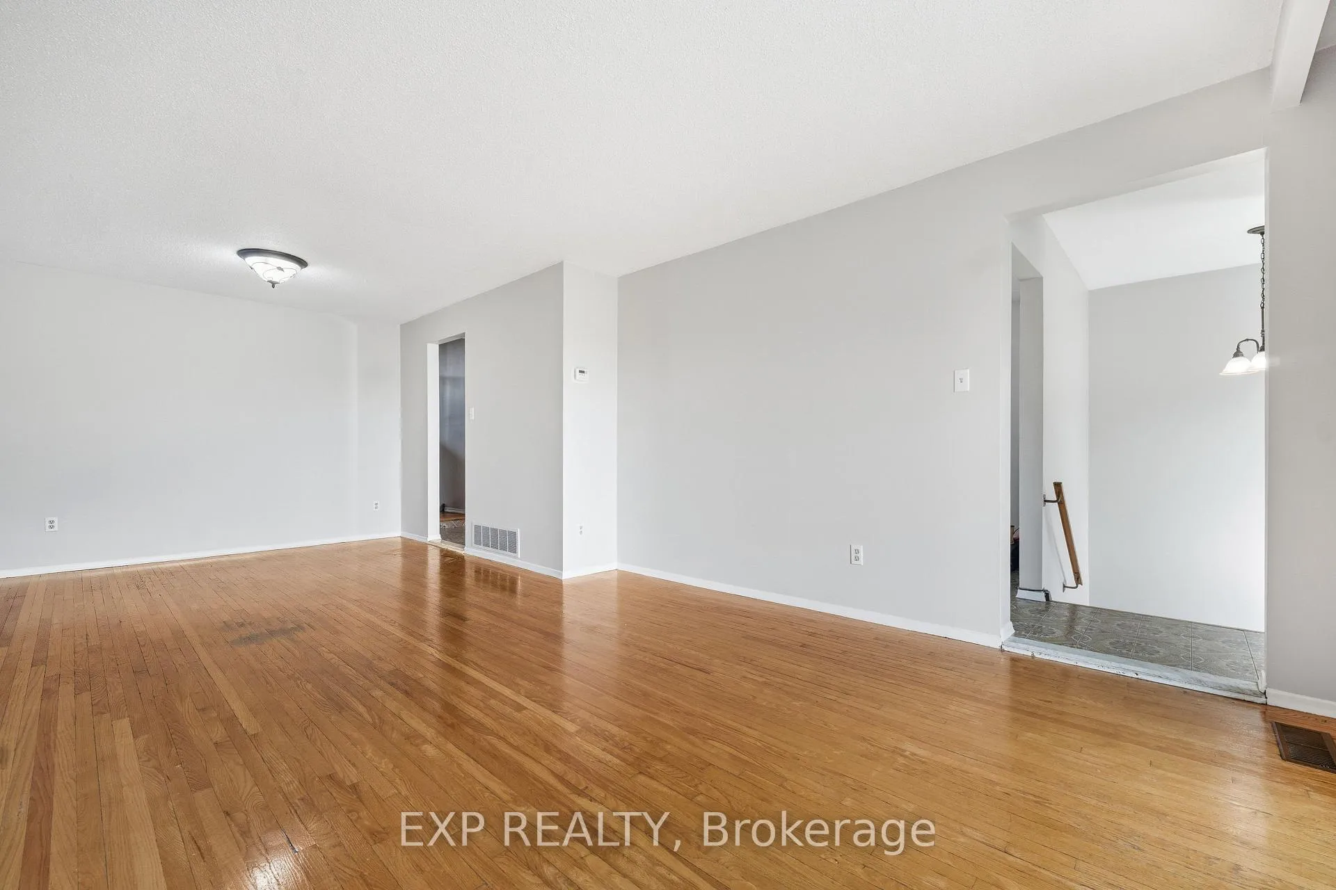 Photo 5 of 431 Archdekin Drive, Brampton, Madoc — HOMEH