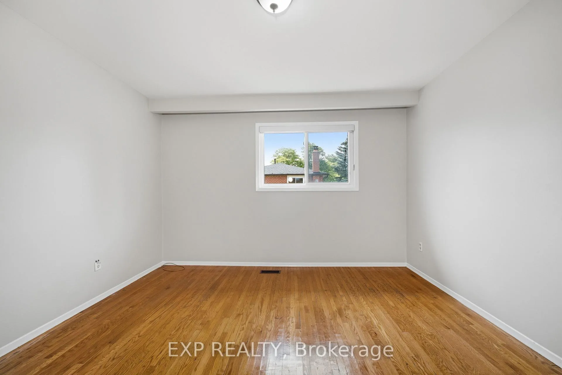 Photo 12 of 431 Archdekin Drive, Brampton, Madoc — HOMEH