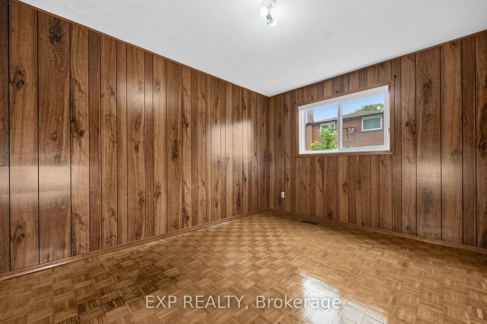 Photo 20 of 431 Archdekin Drive, Brampton, Madoc — HOMEH