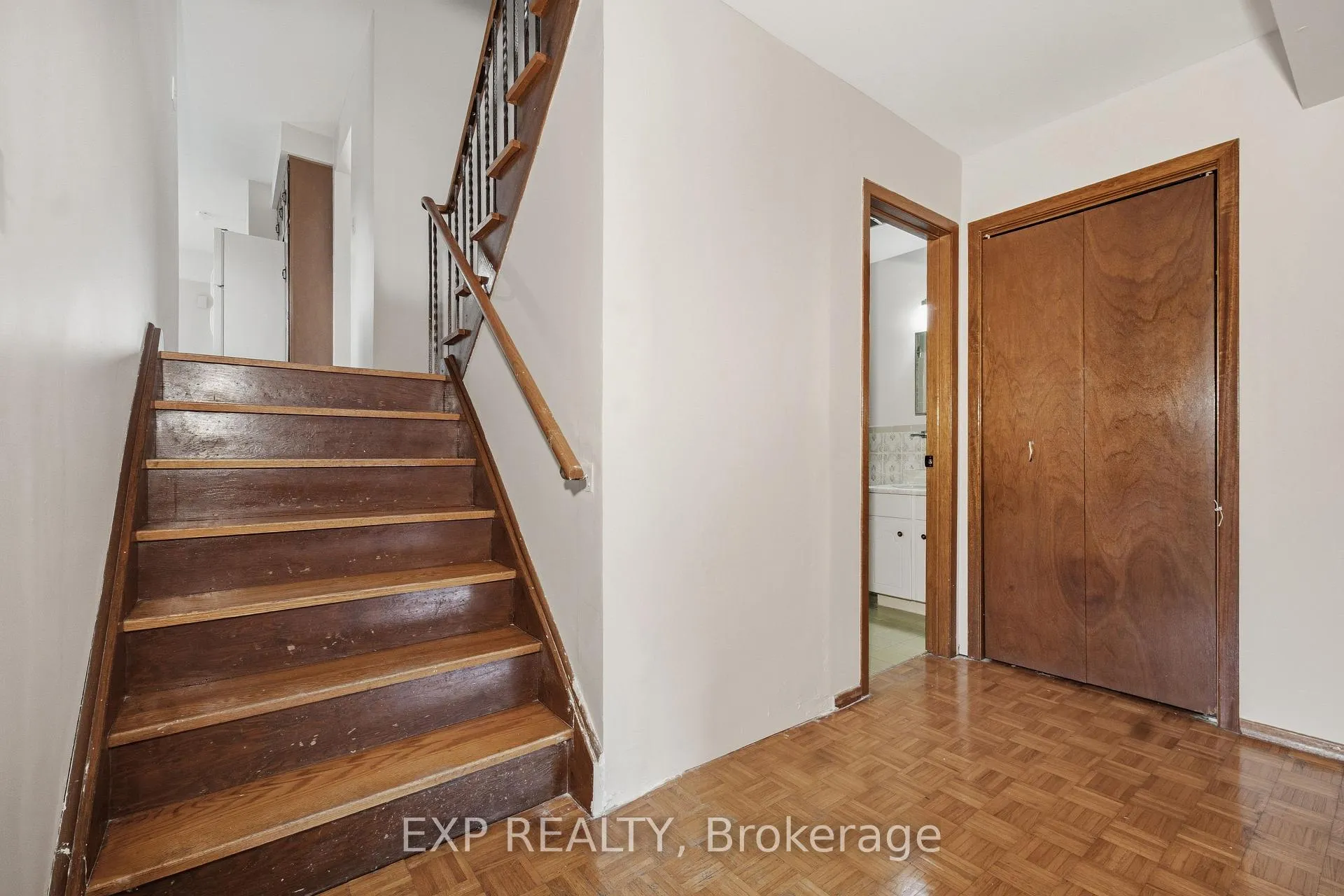 Photo 21 of 431 Archdekin Drive, Brampton, Madoc — HOMEH