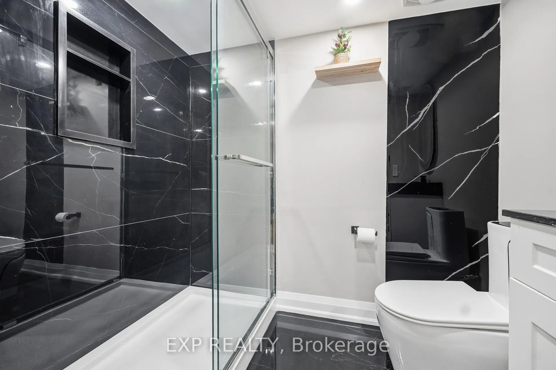 Photo 27 of 431 Archdekin Drive, Brampton, Madoc — HOMEH