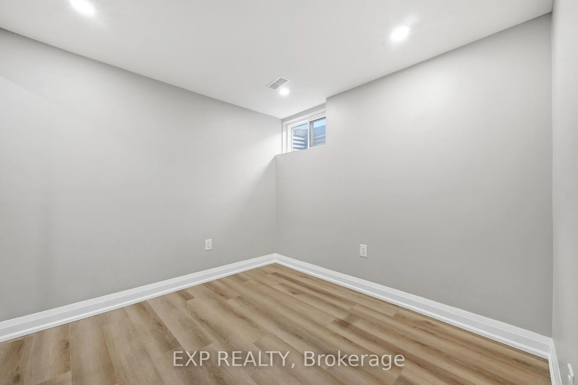 Photo 29 of 431 Archdekin Drive, Brampton, Madoc — HOMEH