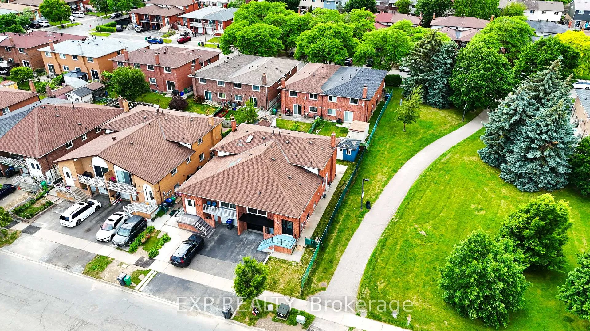 Photo 35 of 431 Archdekin Drive, Brampton, Madoc — HOMEH