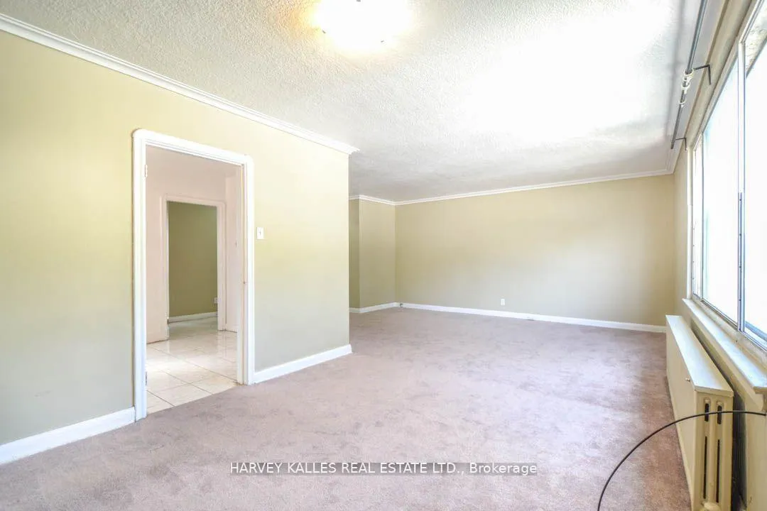 Photo 3 of 90 Trethewey Drive, North York, Beechborough-Greenbrook — HOMEH