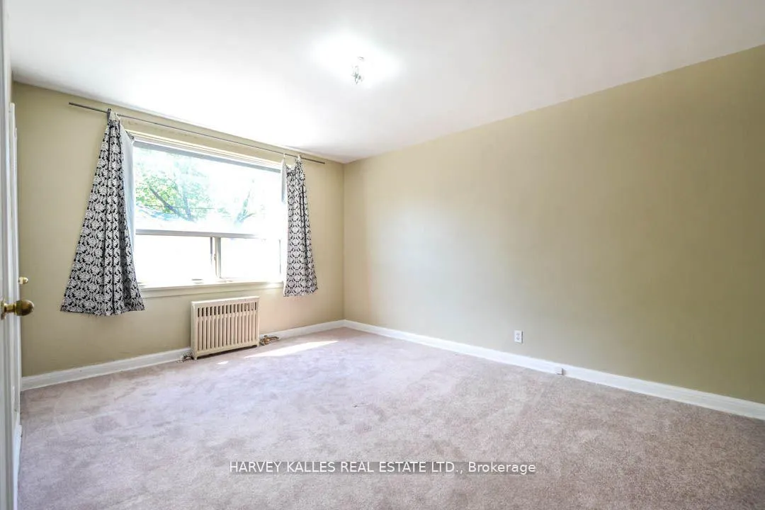 Photo 7 of 90 Trethewey Drive, North York, Beechborough-Greenbrook — HOMEH