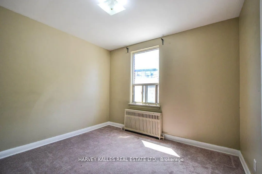 Photo 8 of 90 Trethewey Drive, North York, Beechborough-Greenbrook — HOMEH
