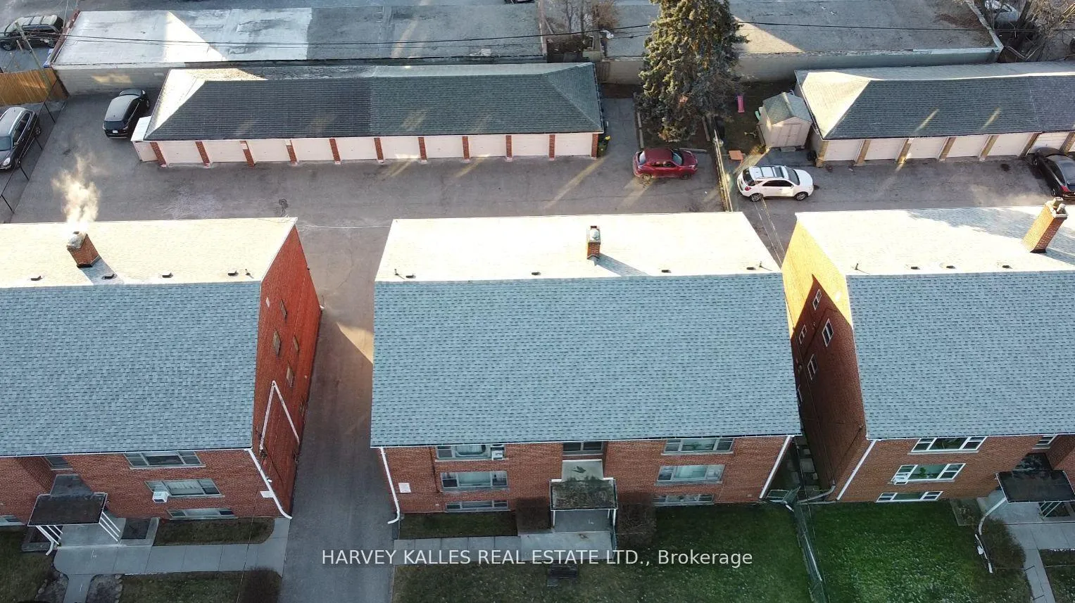 Photo 15 of 90 Trethewey Drive, North York, Beechborough-Greenbrook — HOMEH