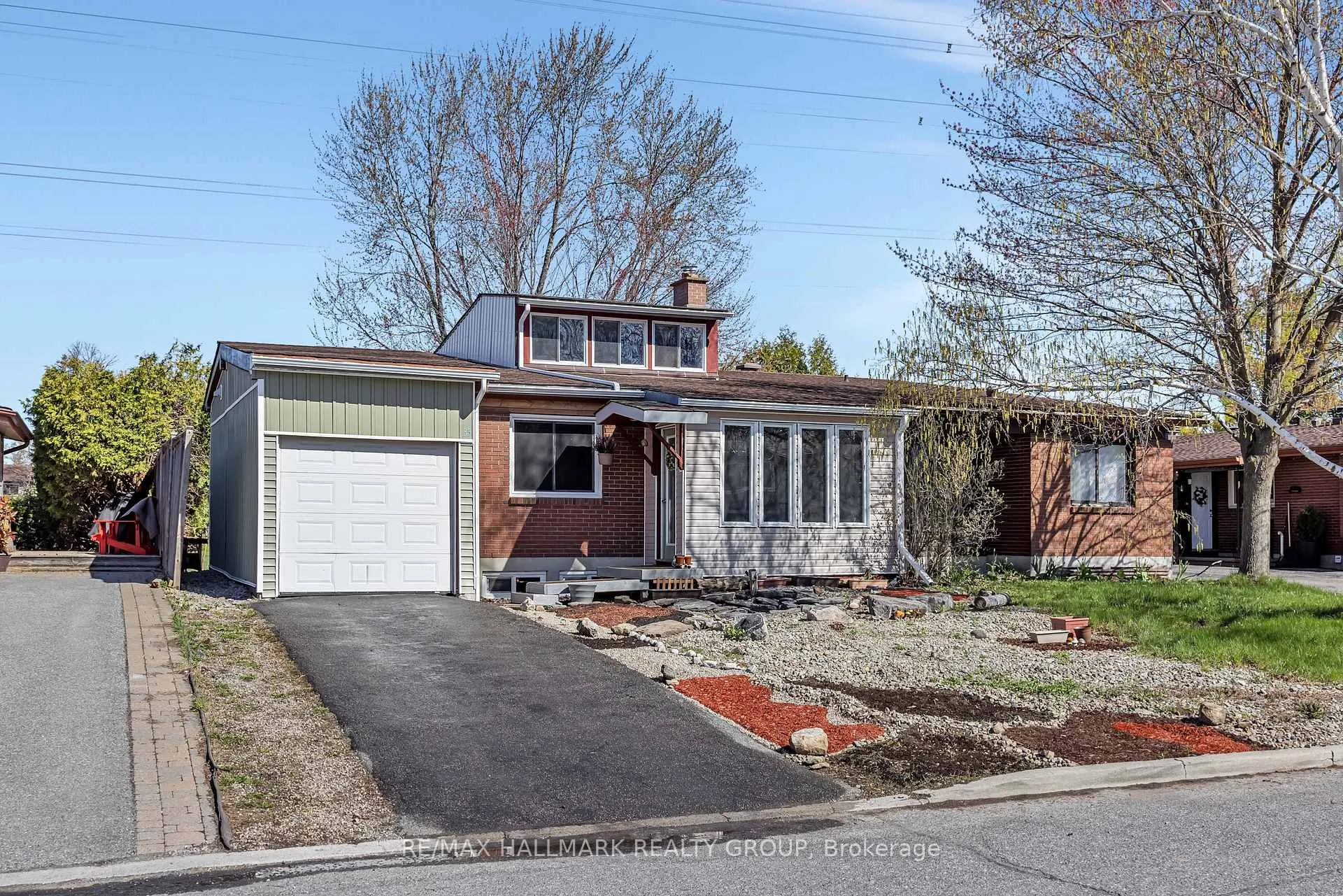 Photo 2 of 35 Benlea Drive, Ottawa, Tanglewood — HOMEH