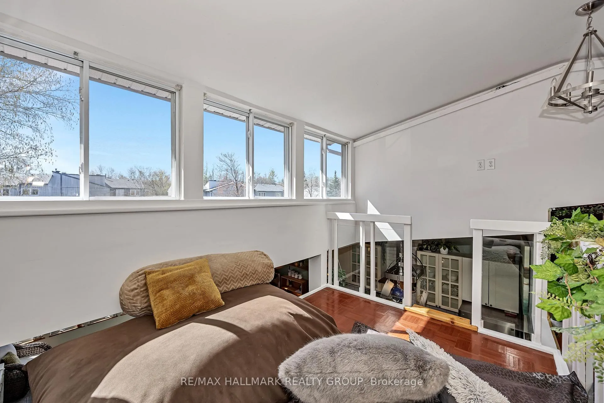 Photo 16 of 35 Benlea Drive, Ottawa, Tanglewood — HOMEH