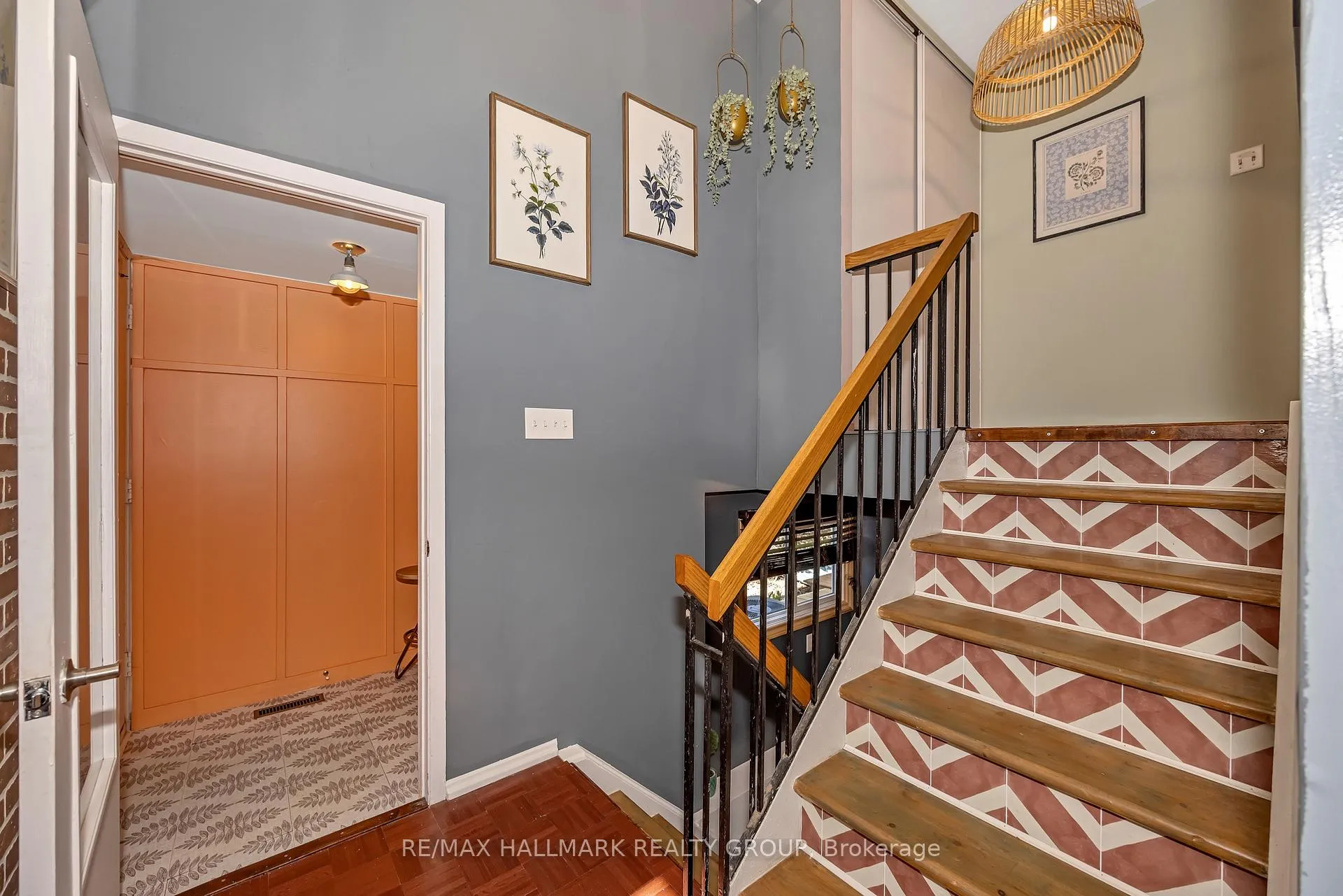 Photo 18 of 35 Benlea Drive, Ottawa, Tanglewood — HOMEH
