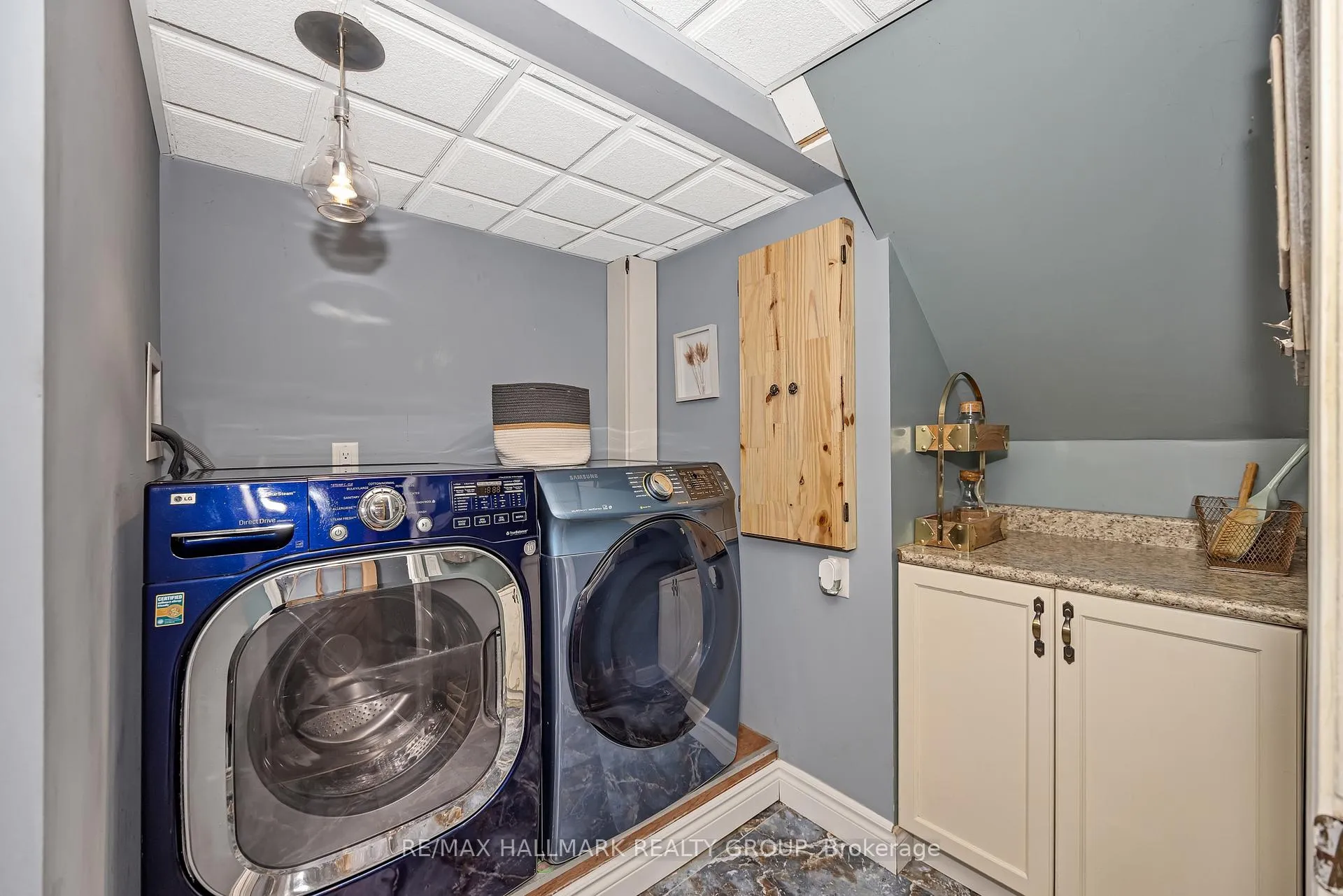 Photo 34 of 35 Benlea Drive, Ottawa, Tanglewood — HOMEH