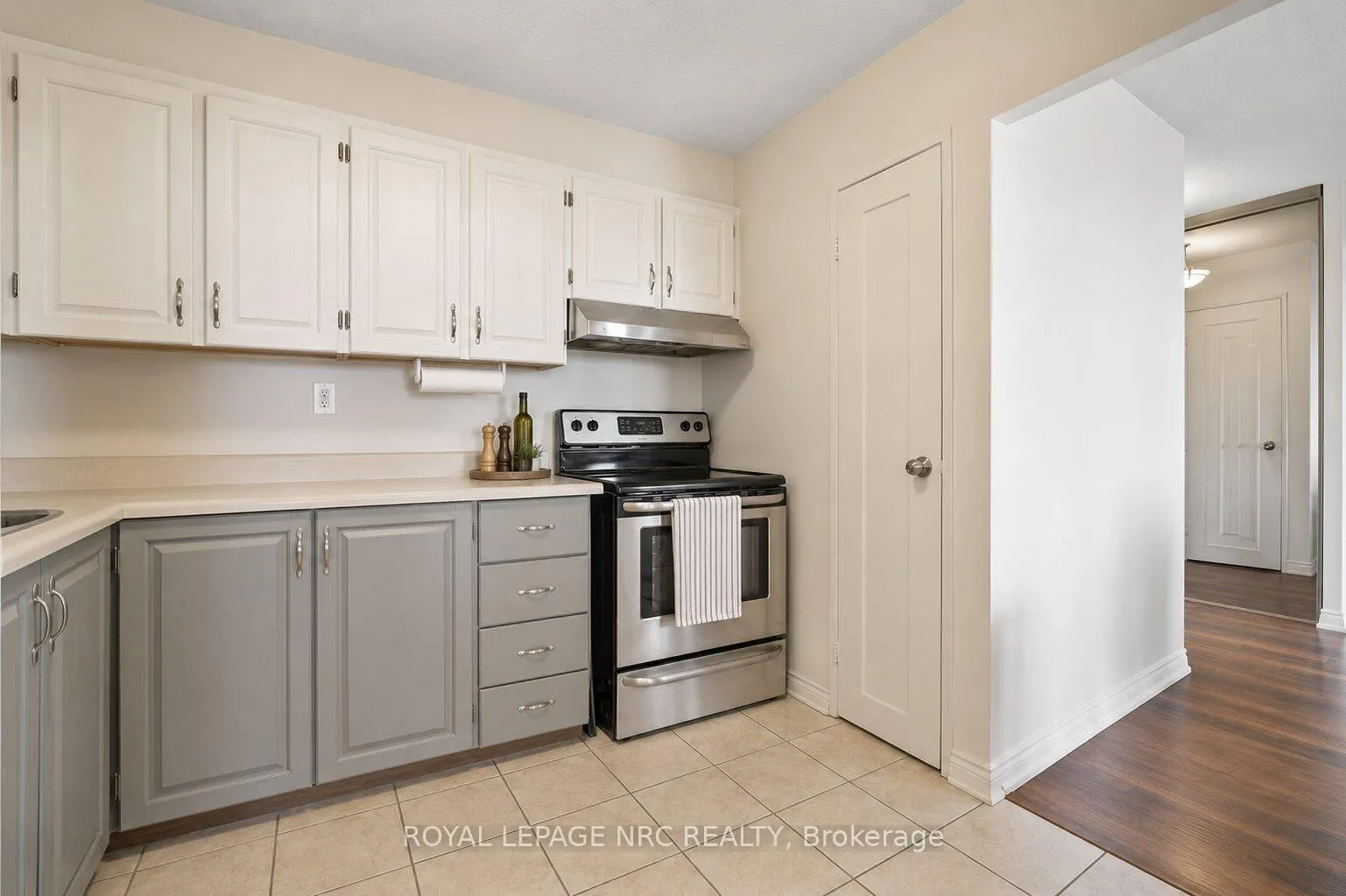 Photo 19 of Unit 1414, 500 Green Road, Hamilton, Lakeshore — HOMEH