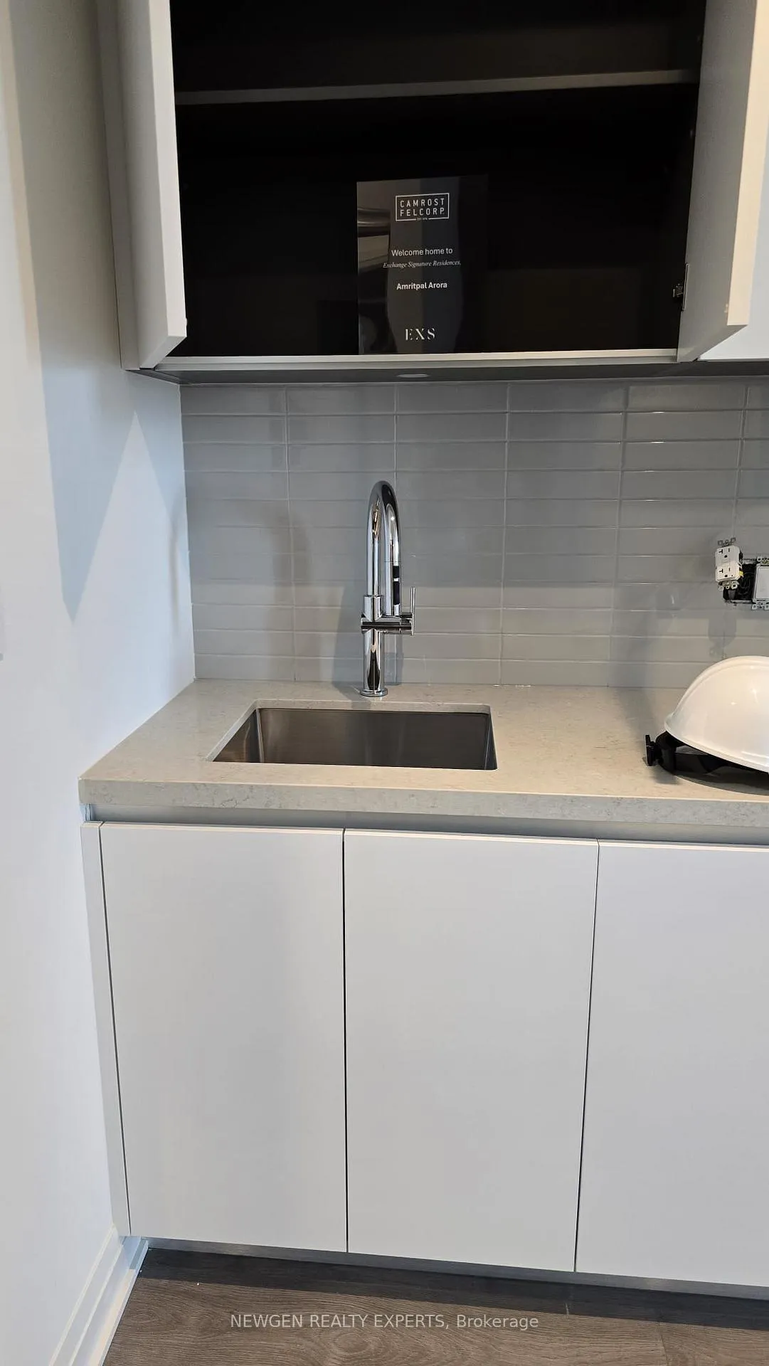 Photo 4 of Unit 2406, 4023 The Exchange, Mississauga, City Centre — HOMEH