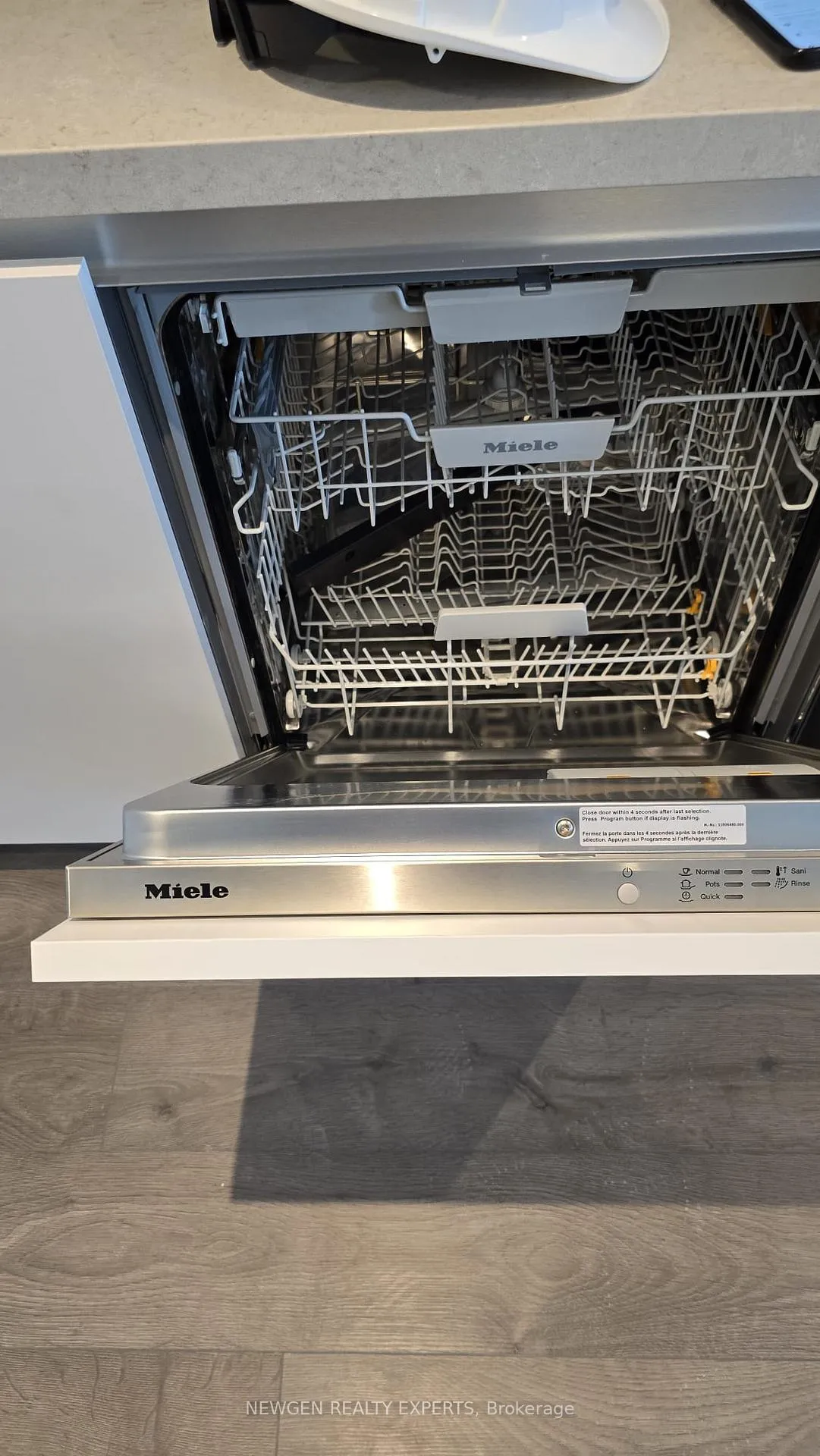 Photo 5 of Unit 2406, 4023 The Exchange, Mississauga, City Centre — HOMEH