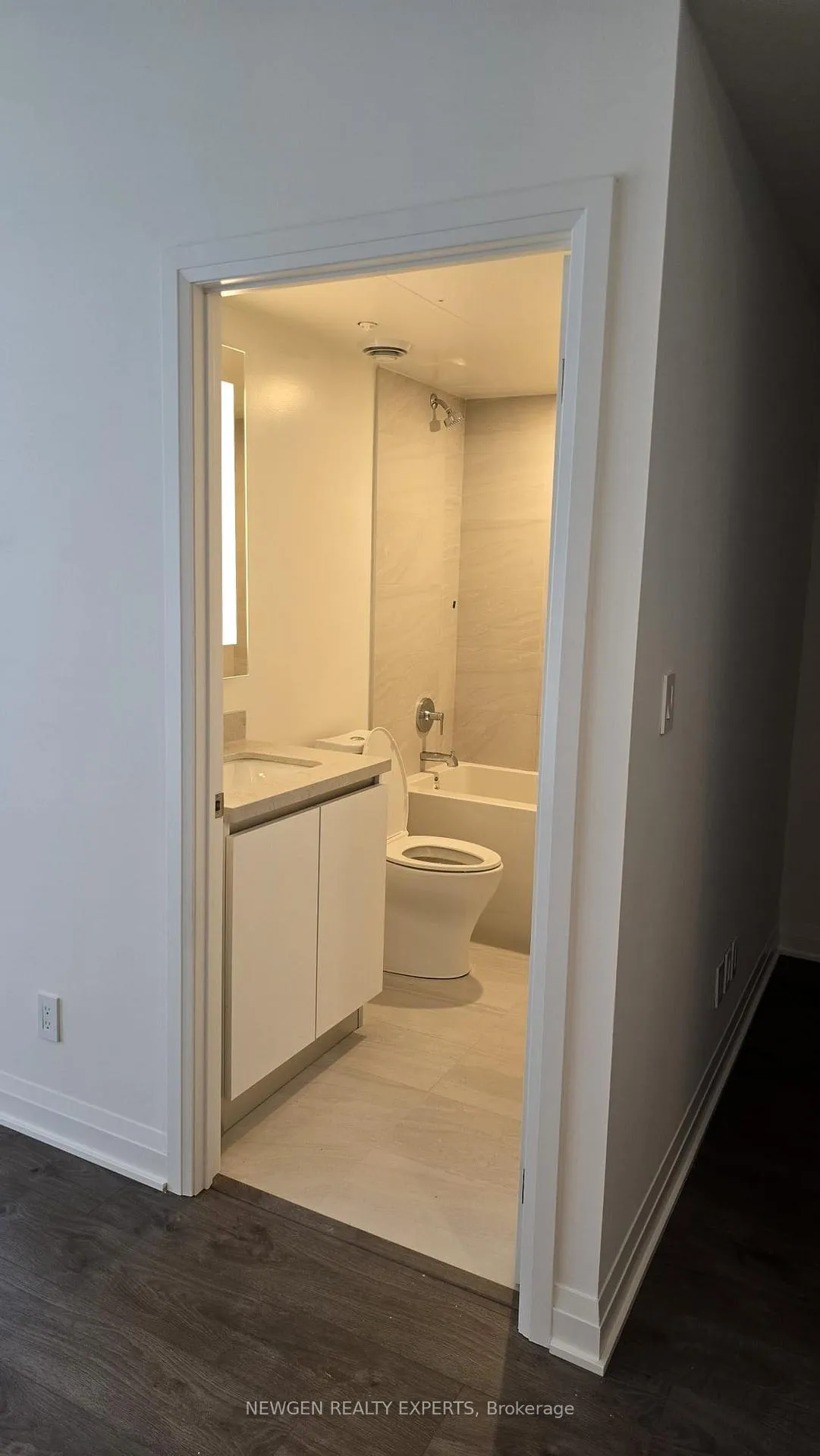 Photo 6 of Unit 2406, 4023 The Exchange, Mississauga, City Centre — HOMEH