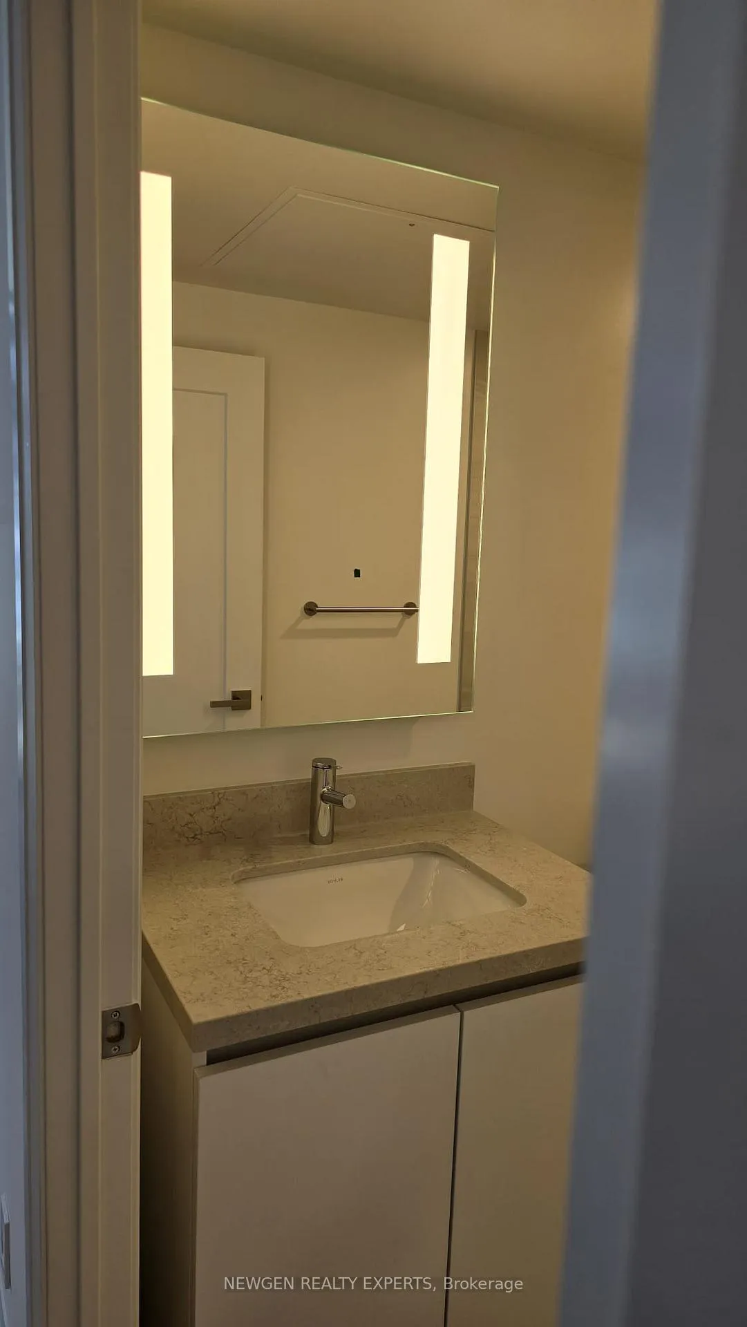 Photo 8 of Unit 2406, 4023 The Exchange, Mississauga, City Centre — HOMEH