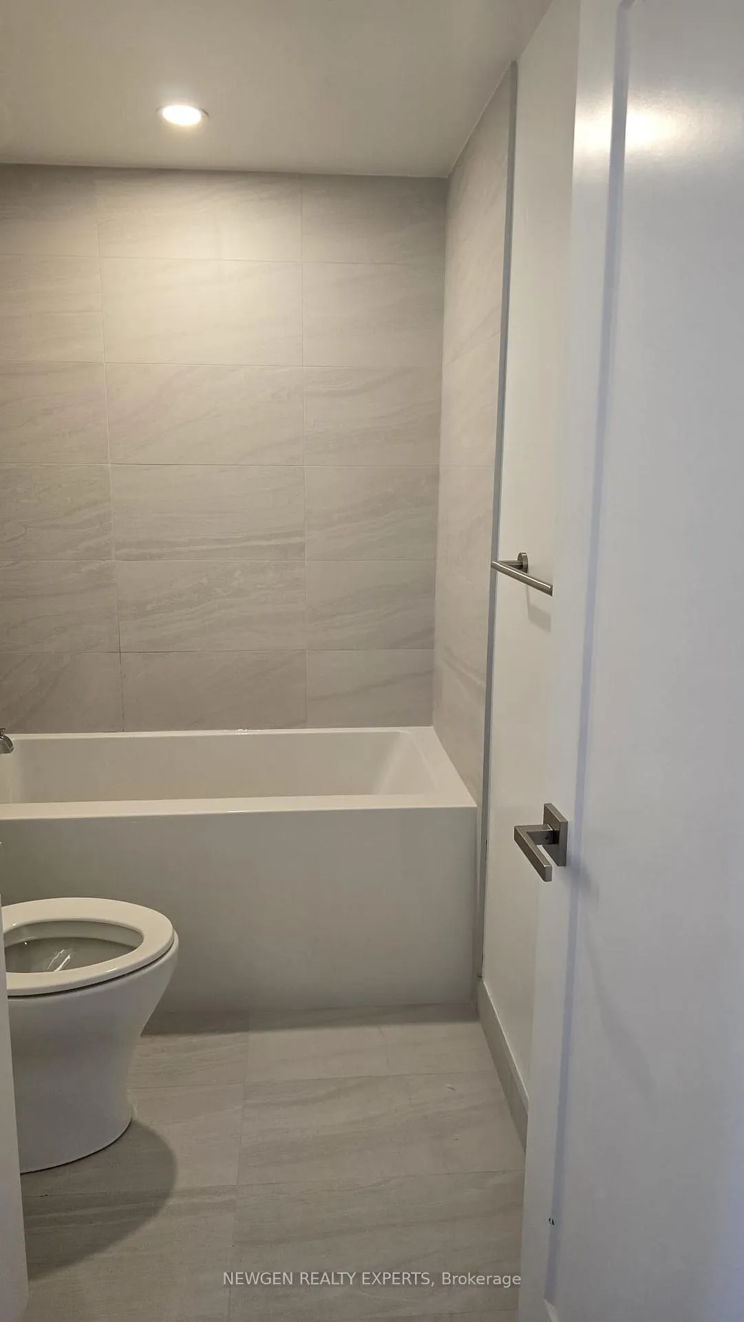 Photo 12 of Unit 2406, 4023 The Exchange, Mississauga, City Centre — HOMEH