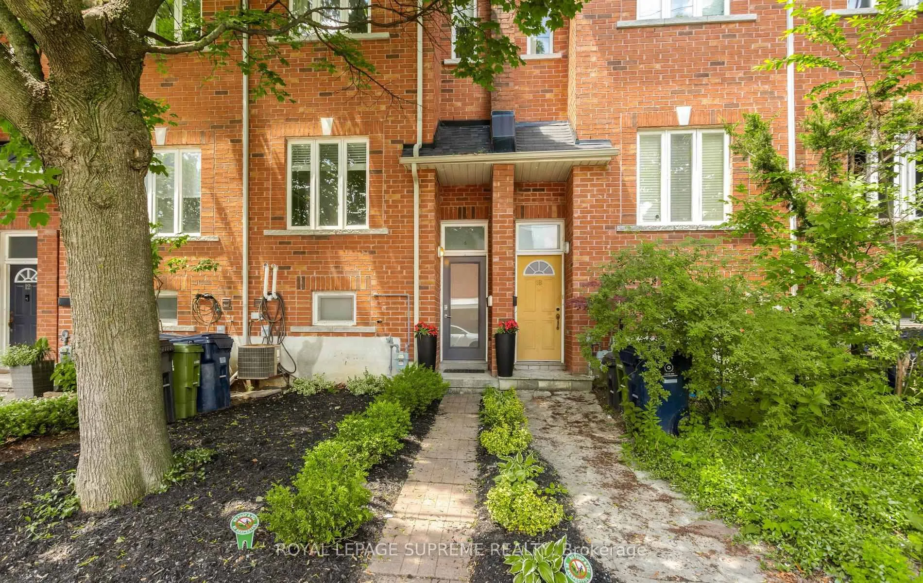 Photo 2 of 16 Lightbourn Avenue, Toronto, Dovercourt-Wallace Emerson-Junction — HOMEH