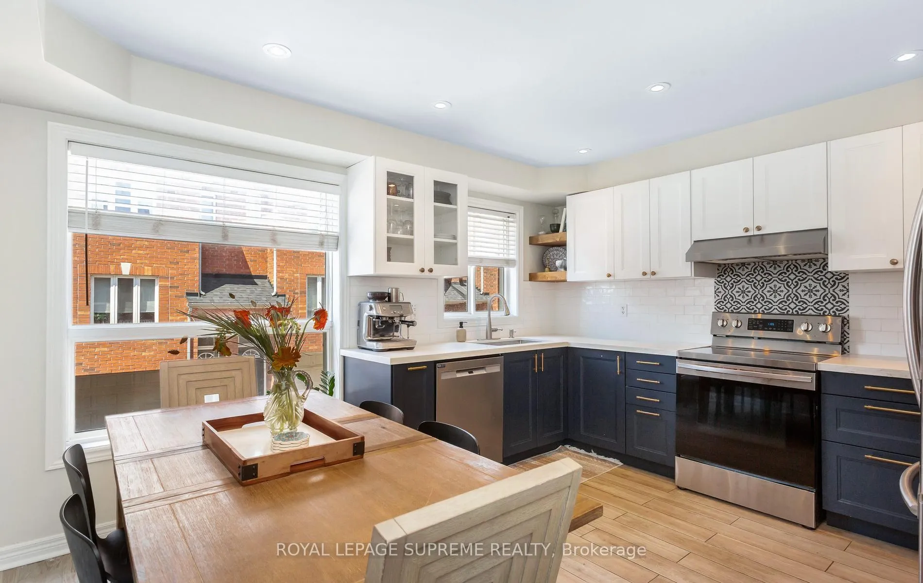 Photo 11 of 16 Lightbourn Avenue, Toronto, Dovercourt-Wallace Emerson-Junction — HOMEH