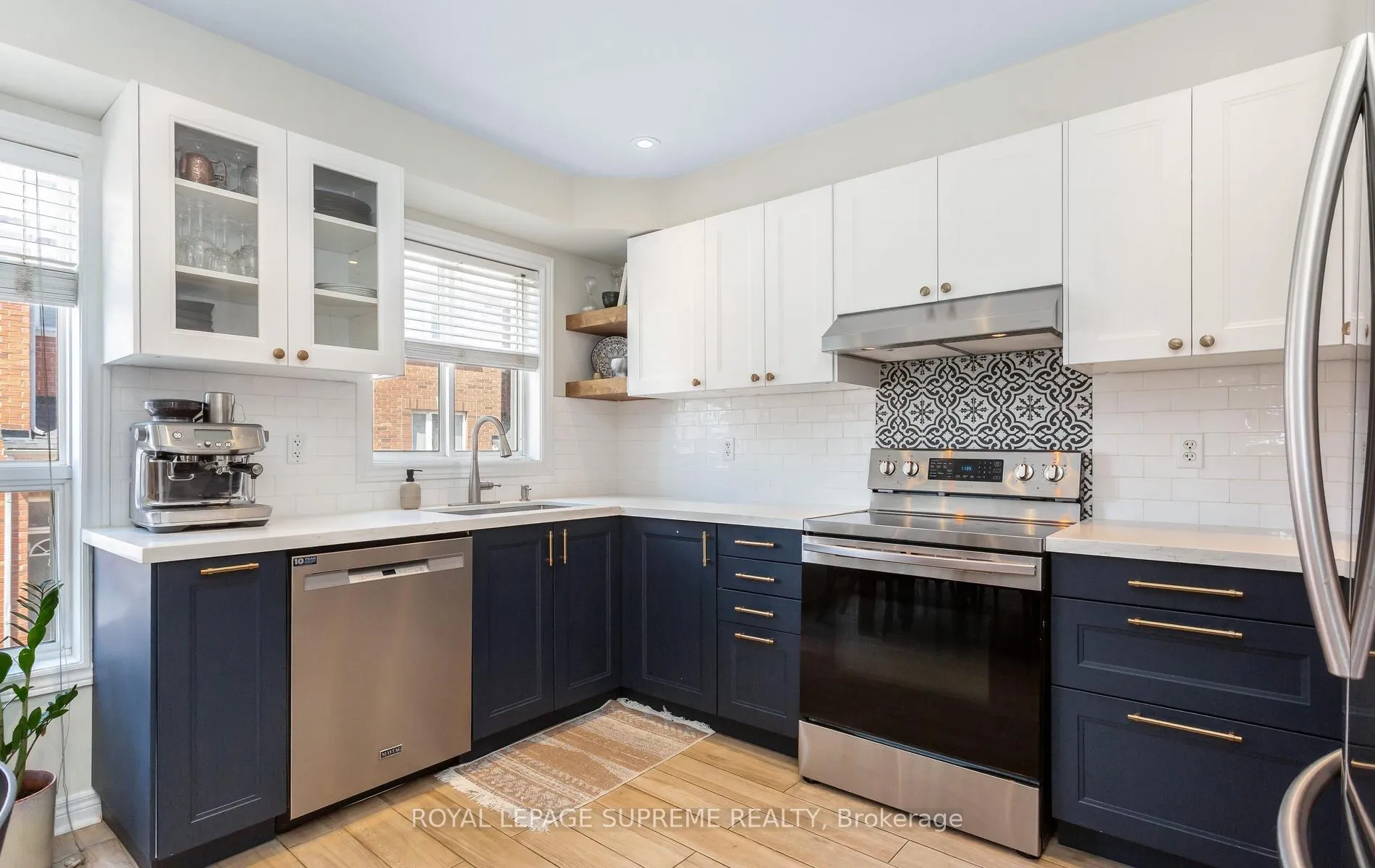 Photo 12 of 16 Lightbourn Avenue, Toronto, Dovercourt-Wallace Emerson-Junction — HOMEH