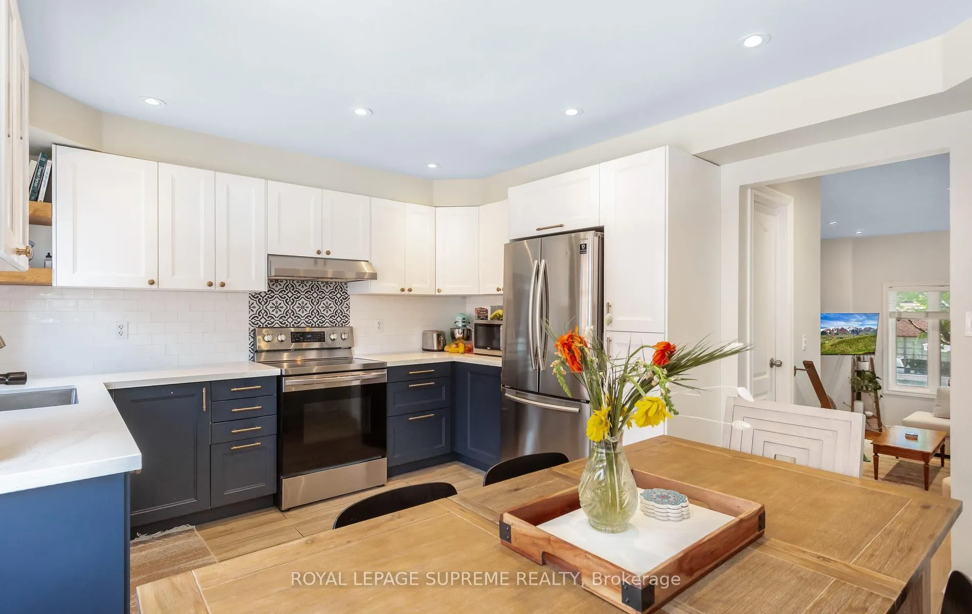 Photo 15 of 16 Lightbourn Avenue, Toronto, Dovercourt-Wallace Emerson-Junction — HOMEH