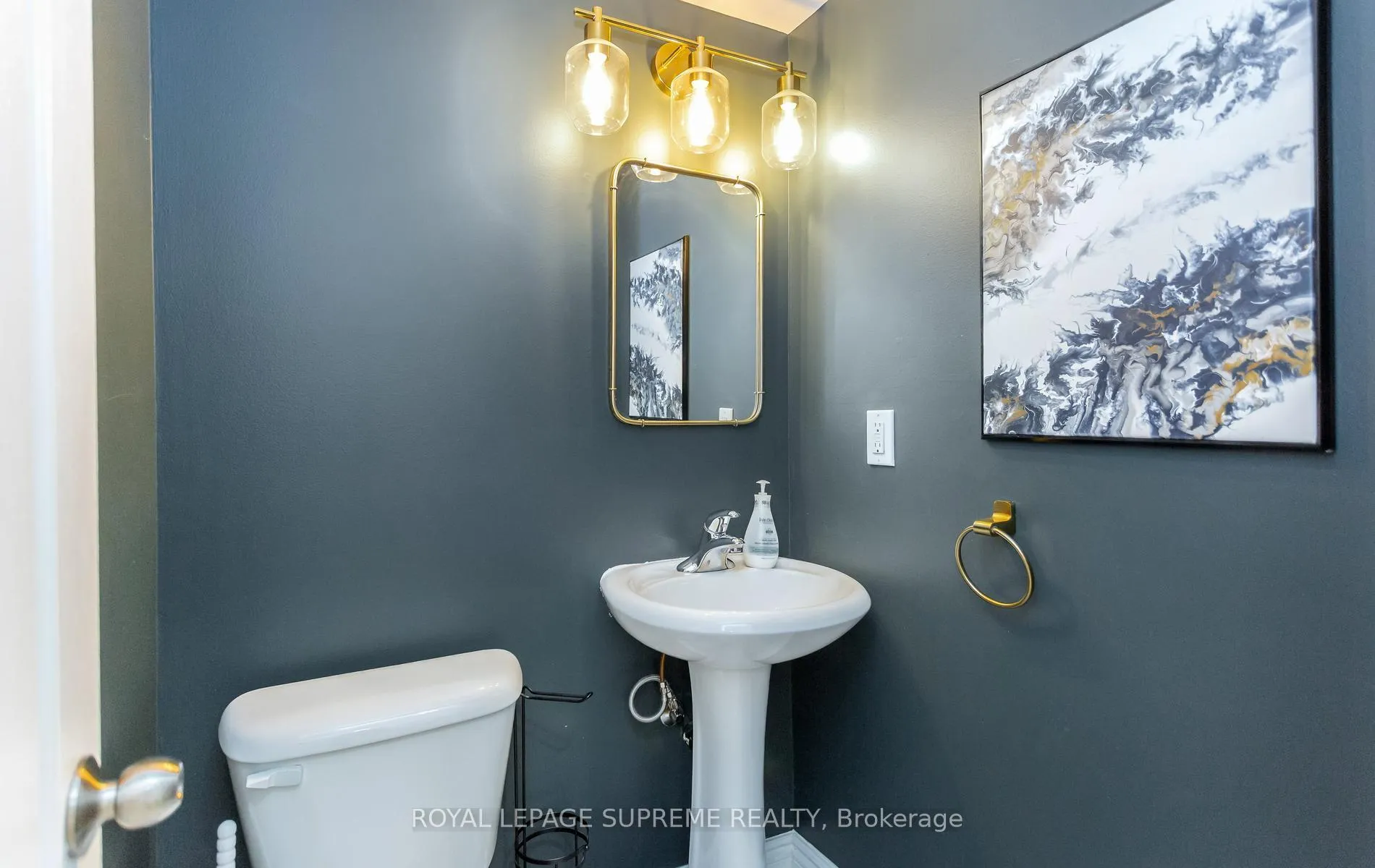 Photo 16 of 16 Lightbourn Avenue, Toronto, Dovercourt-Wallace Emerson-Junction — HOMEH