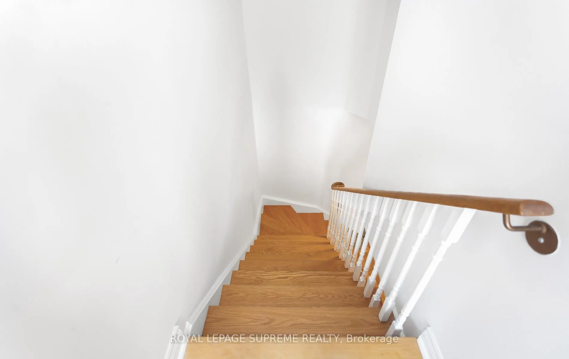 Photo 28 of 16 Lightbourn Avenue, Toronto, Dovercourt-Wallace Emerson-Junction — HOMEH