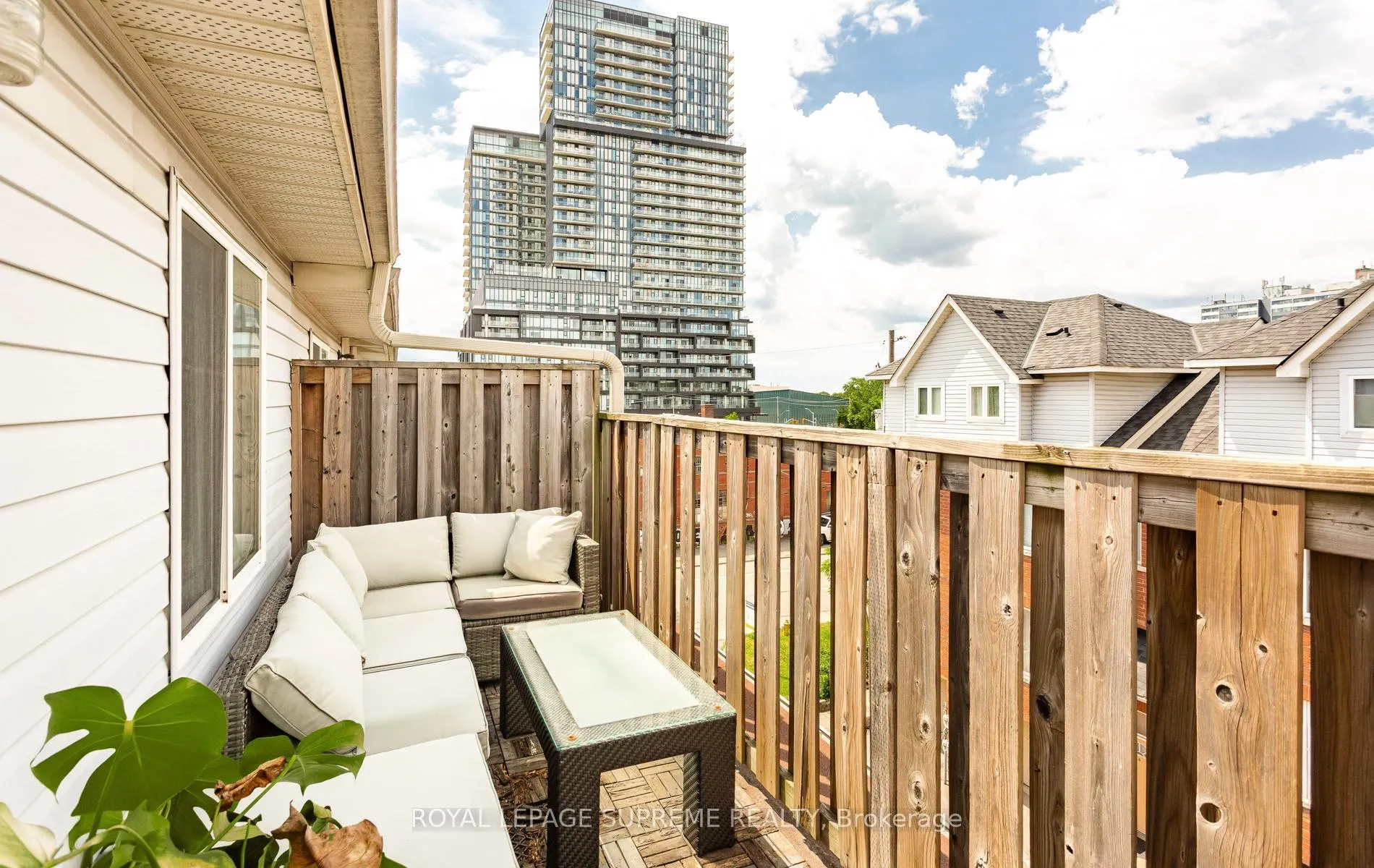 Photo 37 of 16 Lightbourn Avenue, Toronto, Dovercourt-Wallace Emerson-Junction — HOMEH
