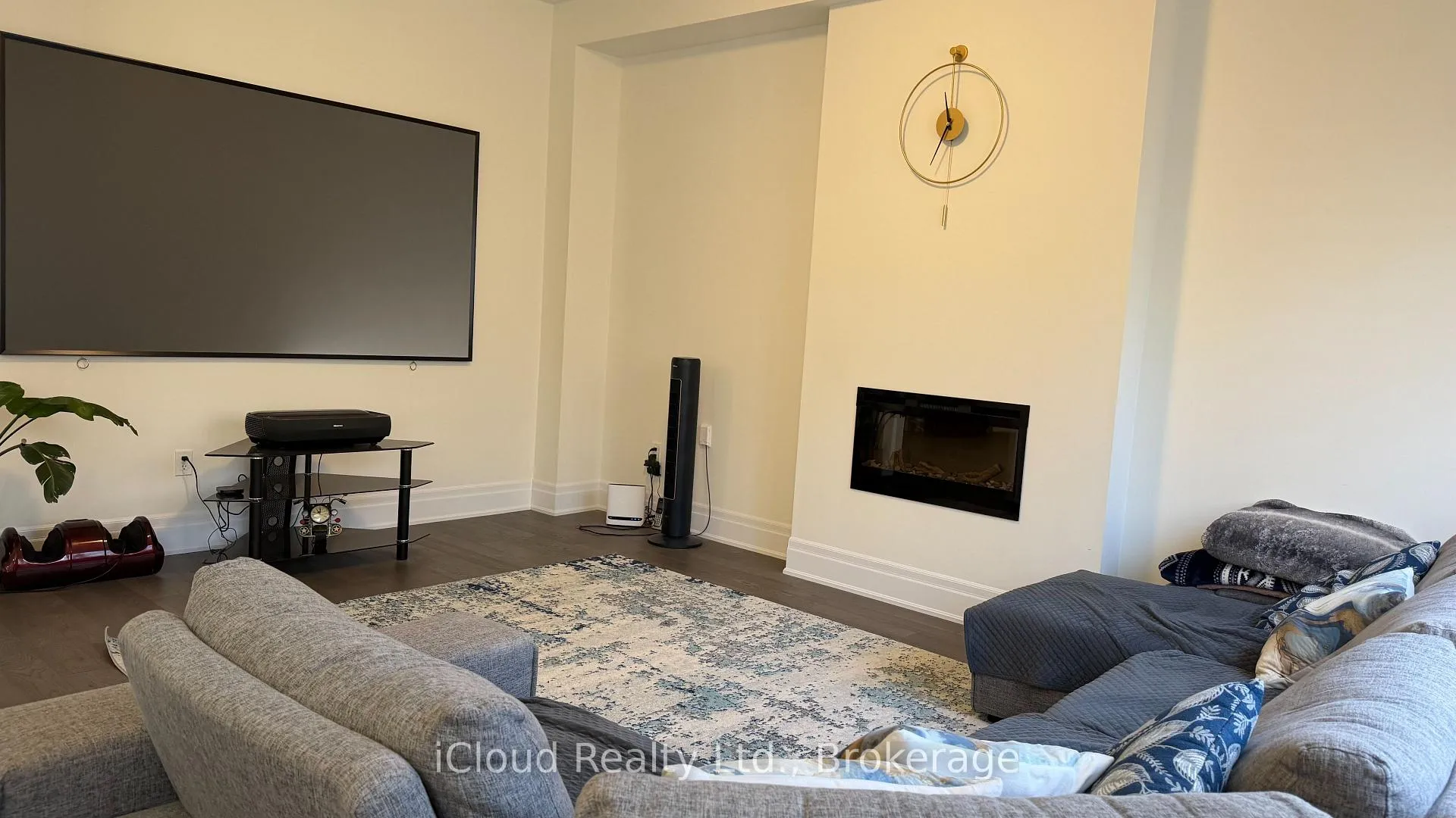 Photo 3 of 144 Petch Avenue, Caledon, Rural Caledon — HOMEH