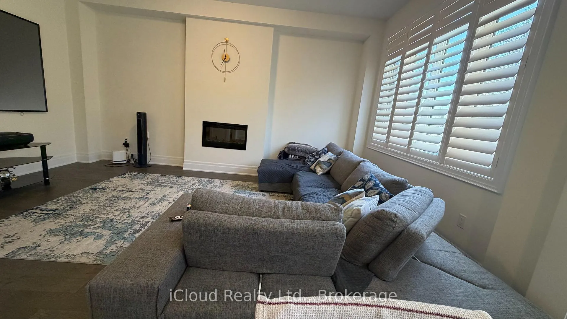 Photo 4 of 144 Petch Avenue, Caledon, Rural Caledon — HOMEH