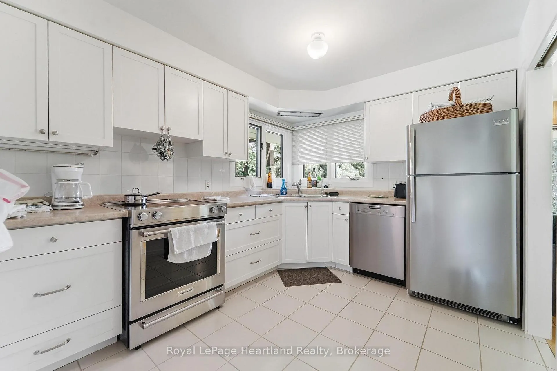 Photo 4 of 81833 London Road, Central Huron, Hullett — HOMEH