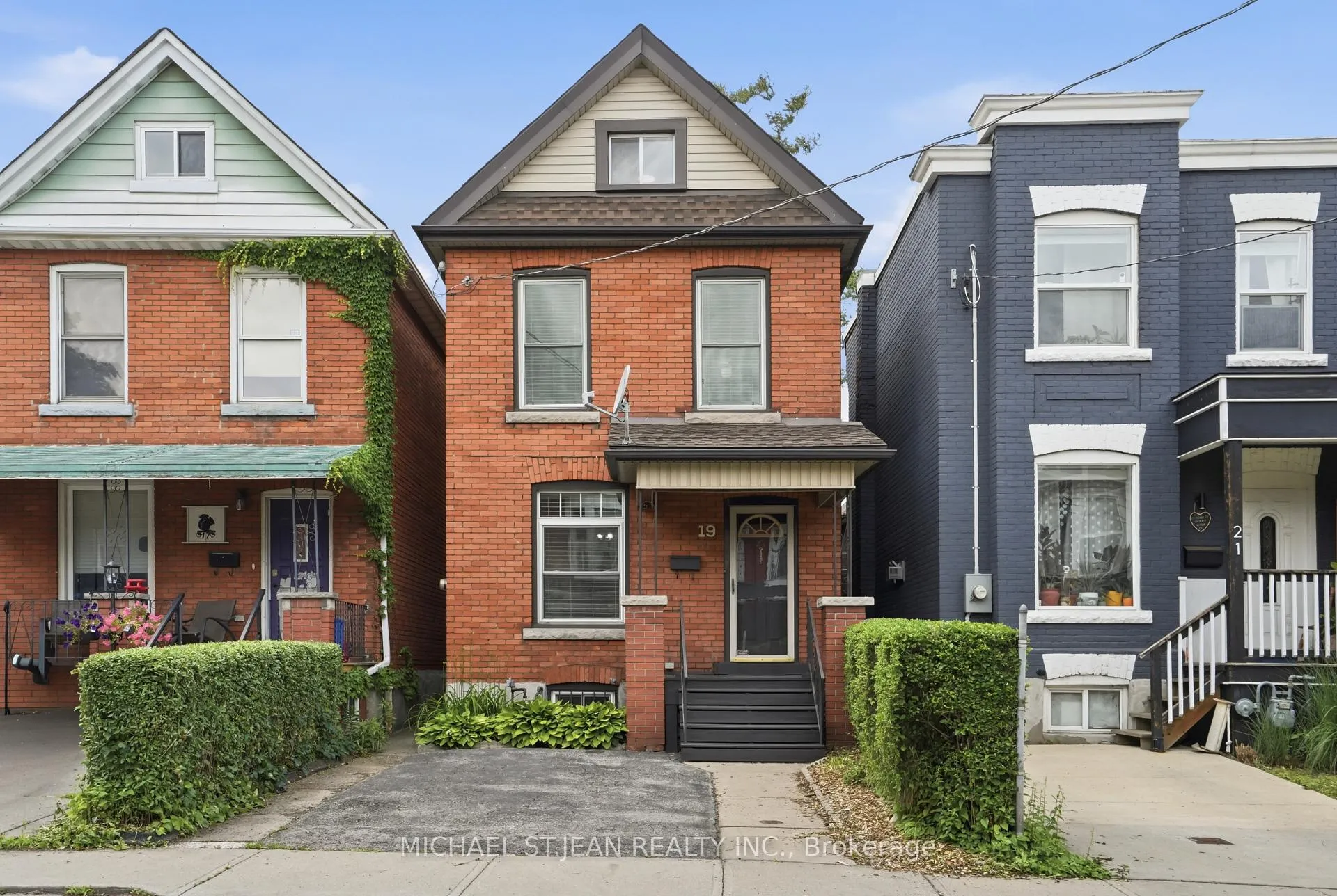 Photo 2 of 19 Huntley Street, Hamilton, Gibson — HOMEH